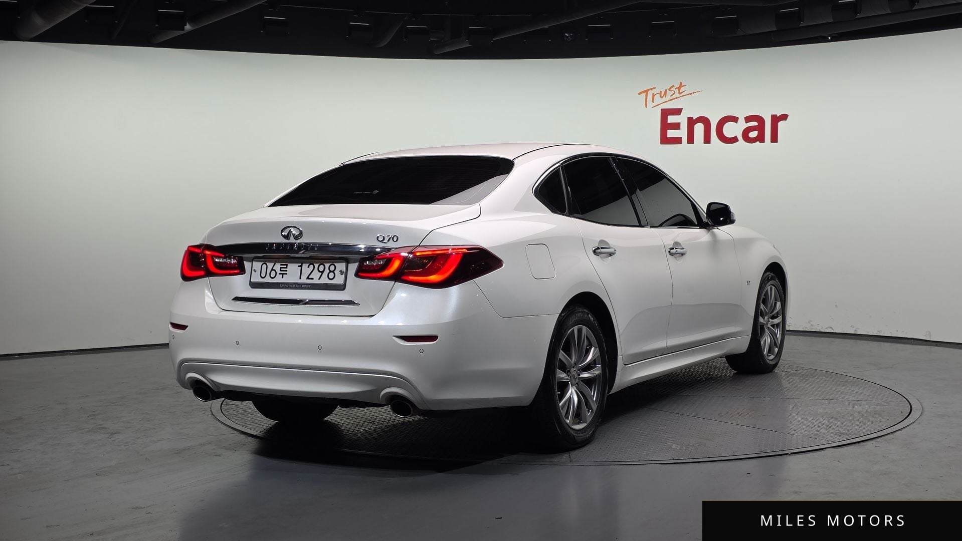 Infiniti Q70 2017 — миниатюра 2
