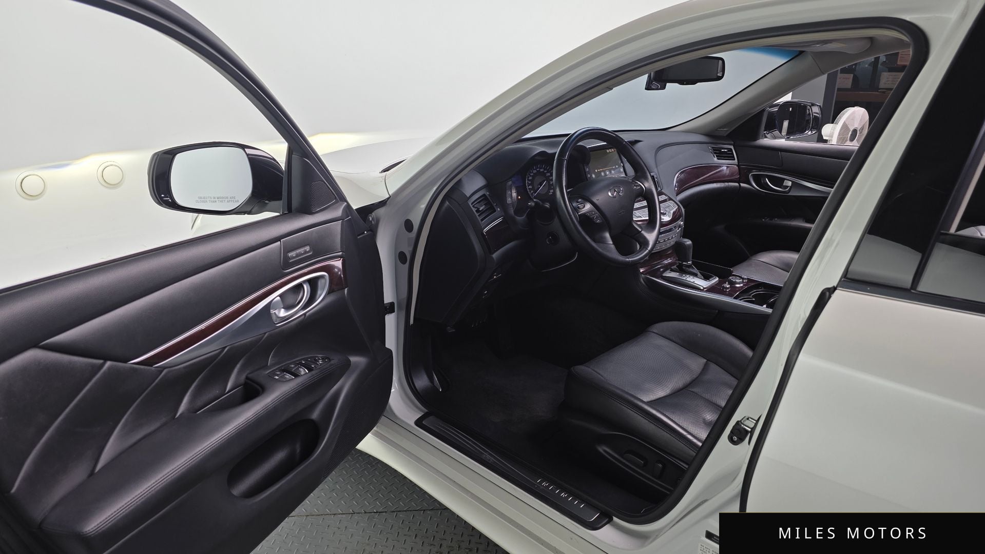 Infiniti Q70 2017 — миниатюра 11