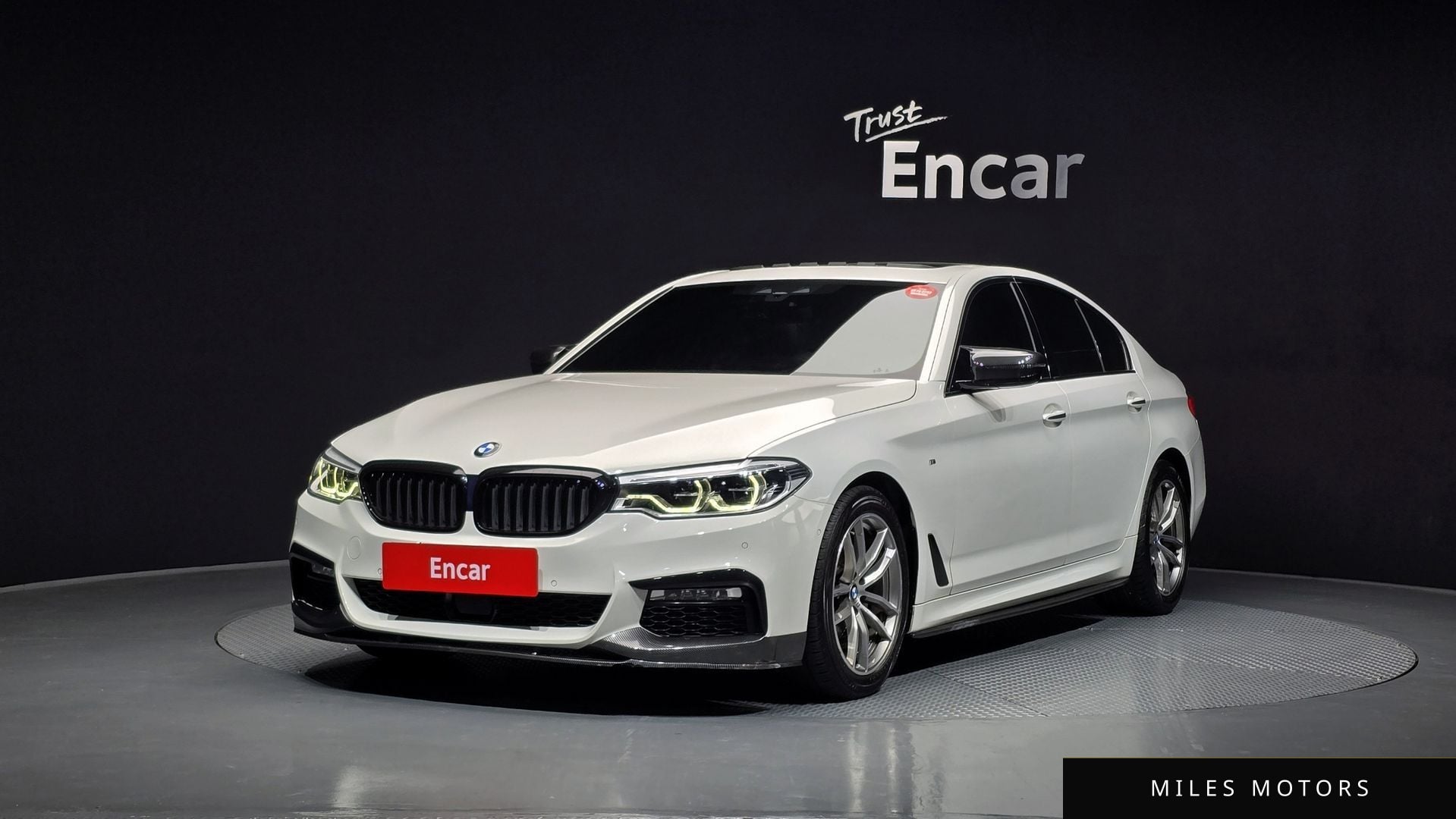 BMW 5 Series (G30) 2017 — фото 1 из 12