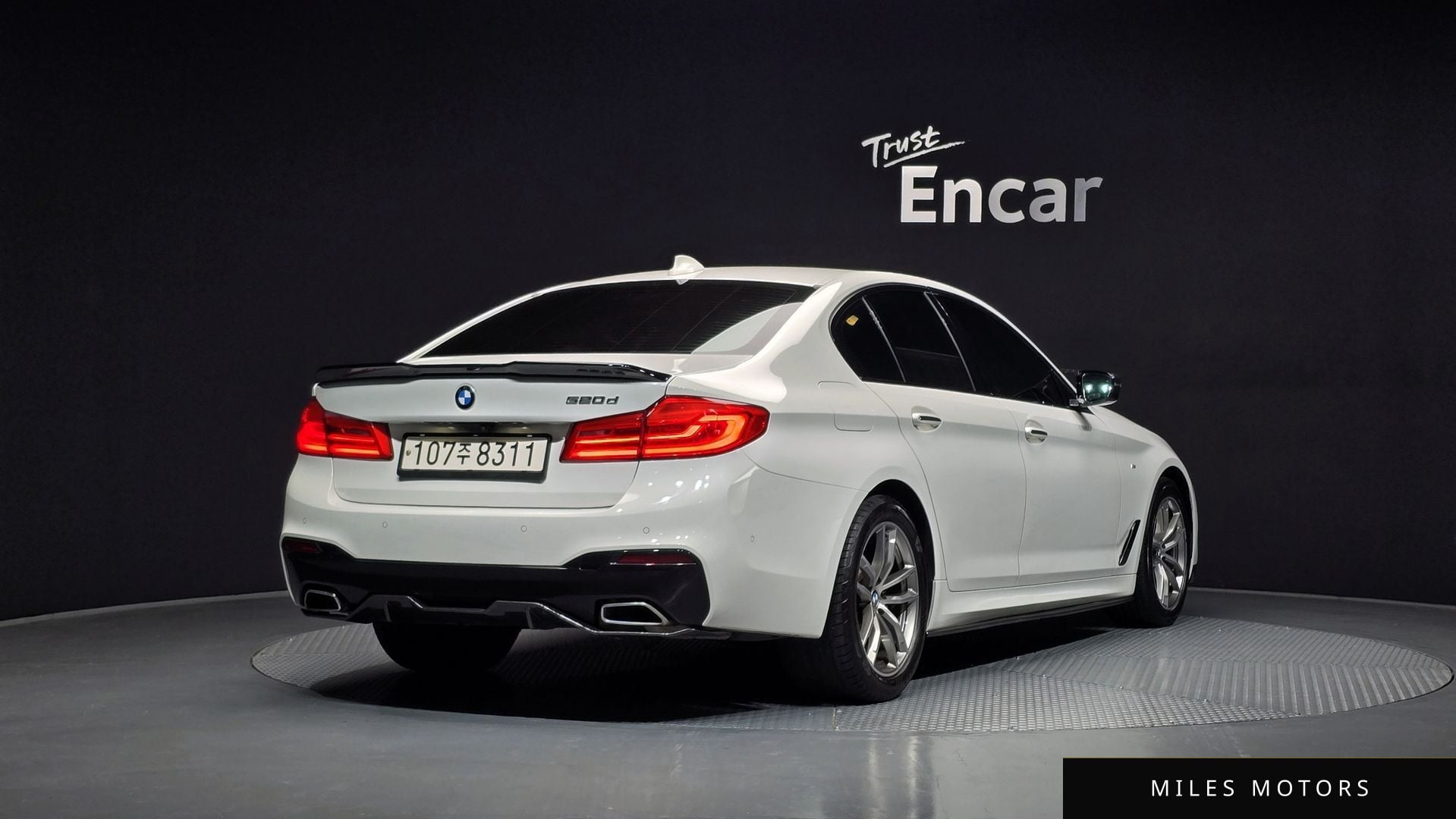 BMW 5 Series (G30) 2017 — миниатюра 2