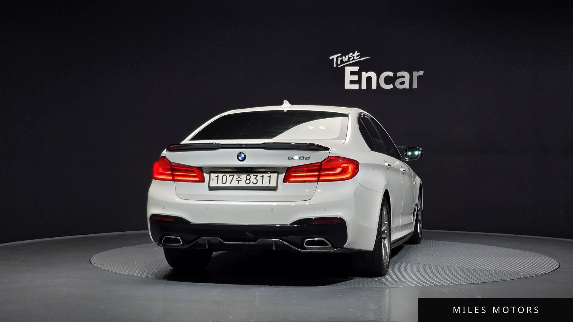 BMW 5 Series (G30) 2017 — миниатюра 4