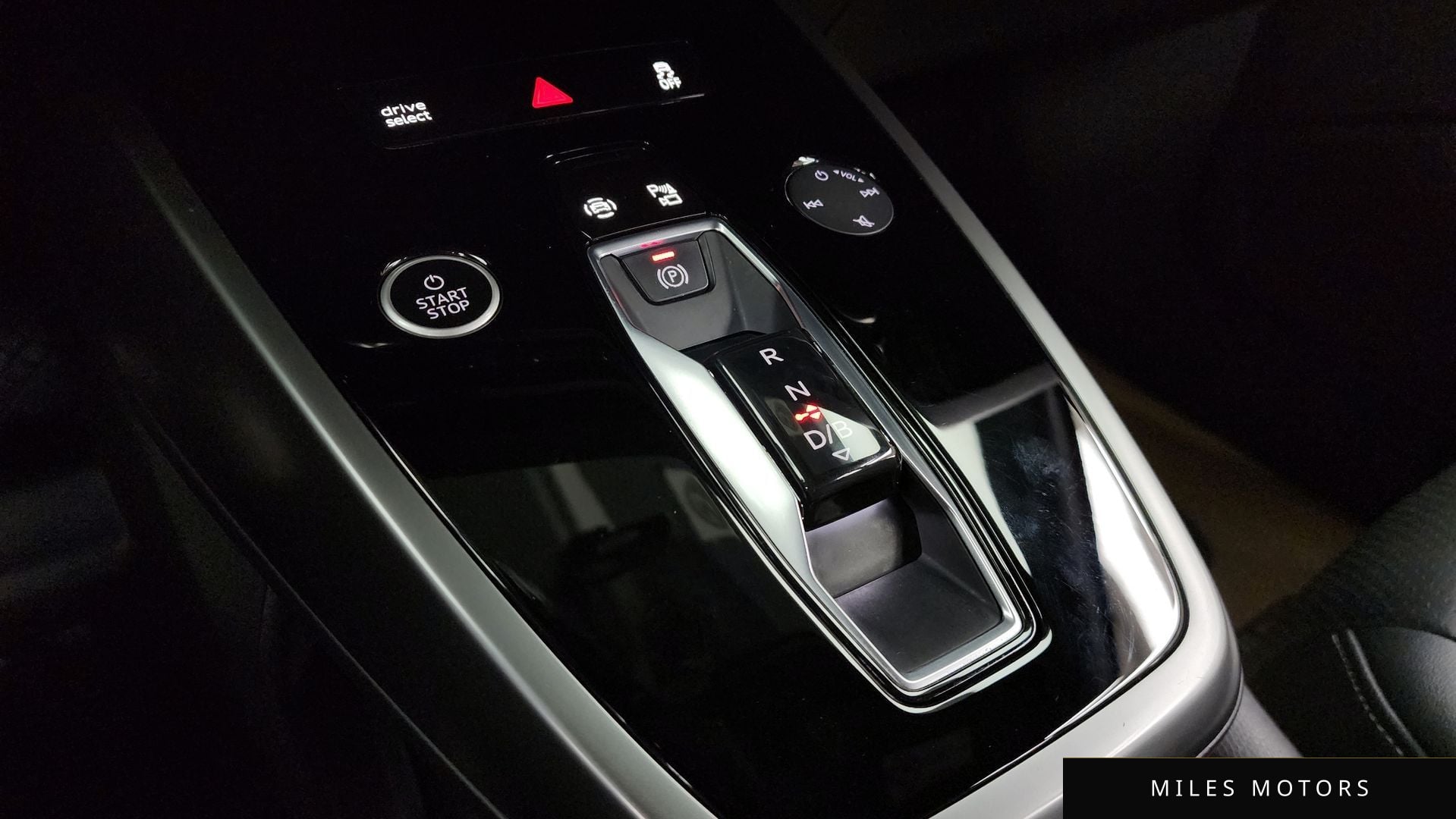 Audi Q4 e-tron 2022 — миниатюра 9