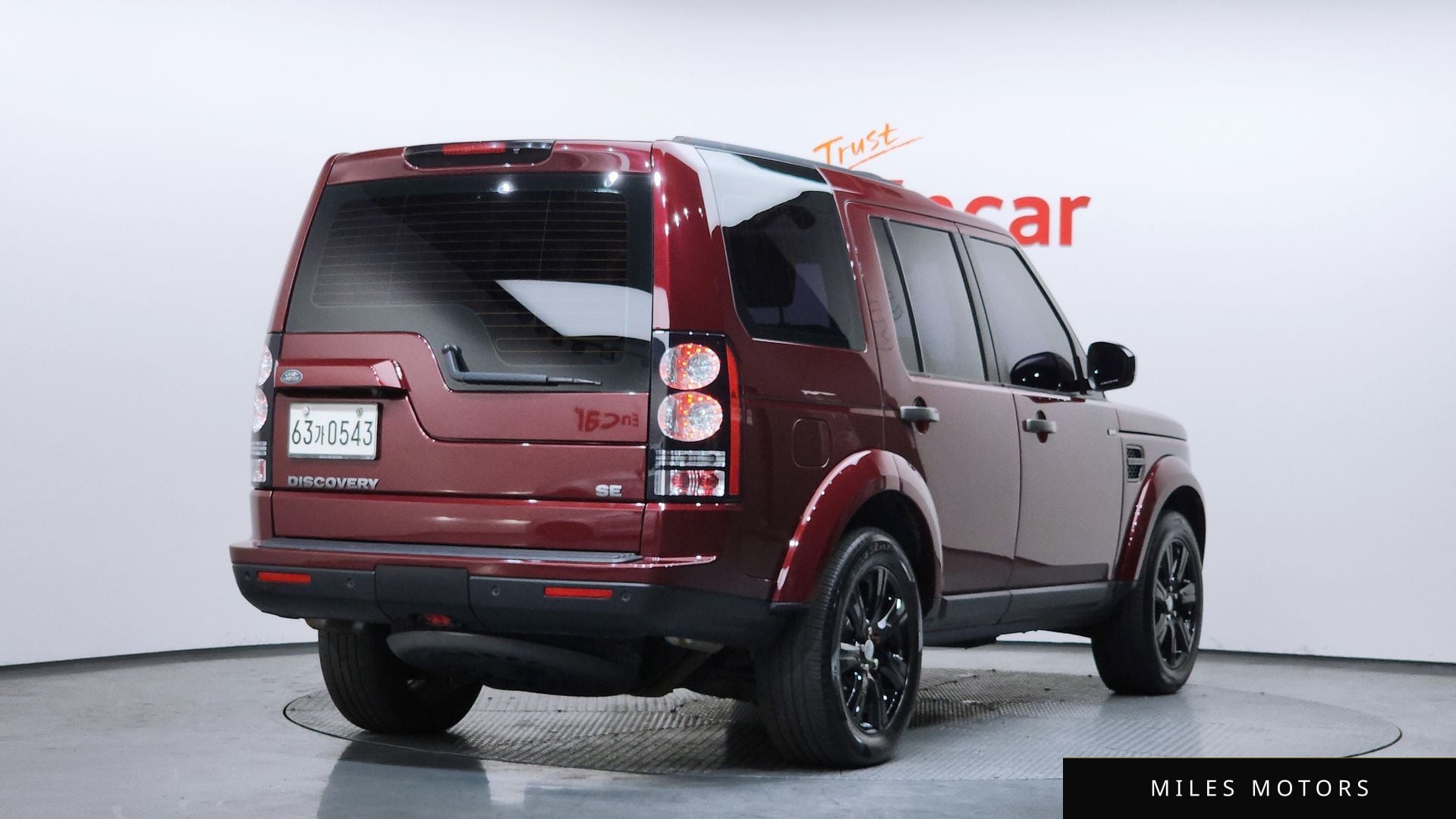 Land Rover Discovery 2016 — миниатюра 2