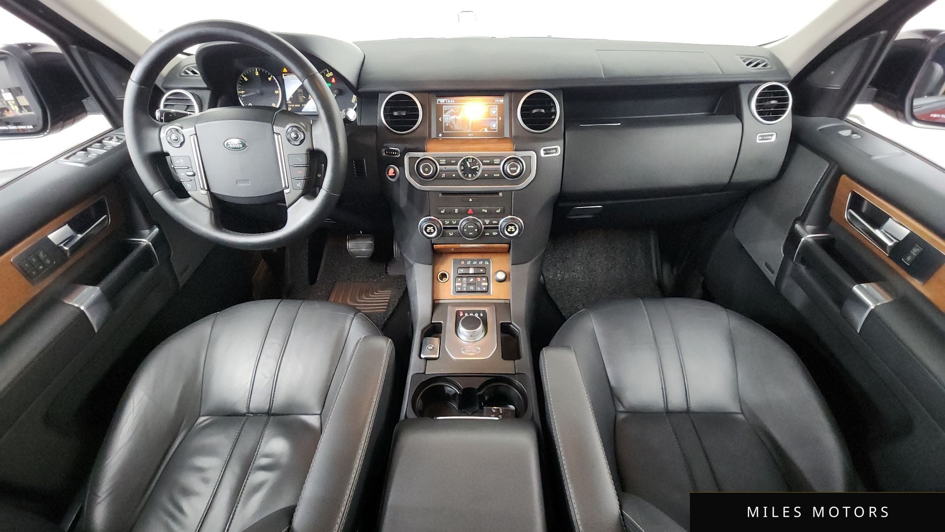 Land Rover Discovery 2016 — миниатюра 7