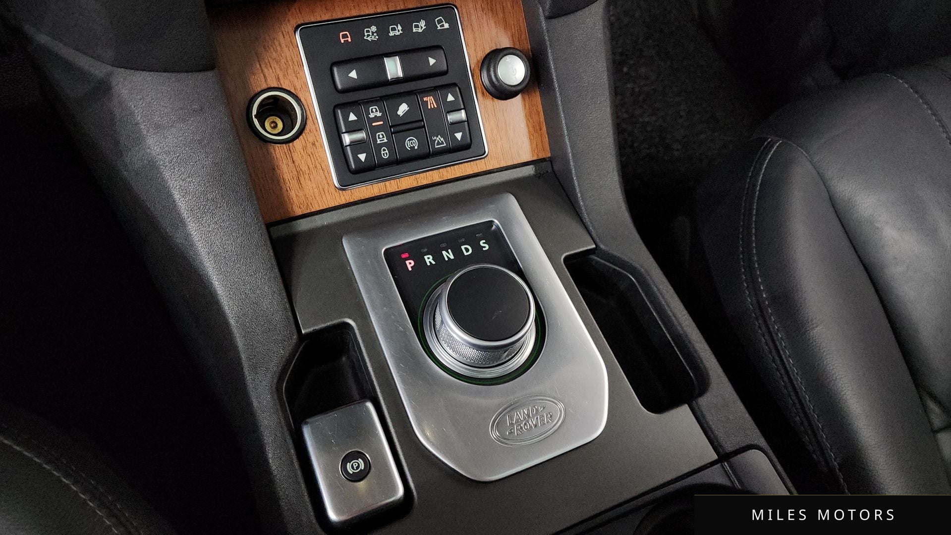 Land Rover Discovery 2016 — миниатюра 9