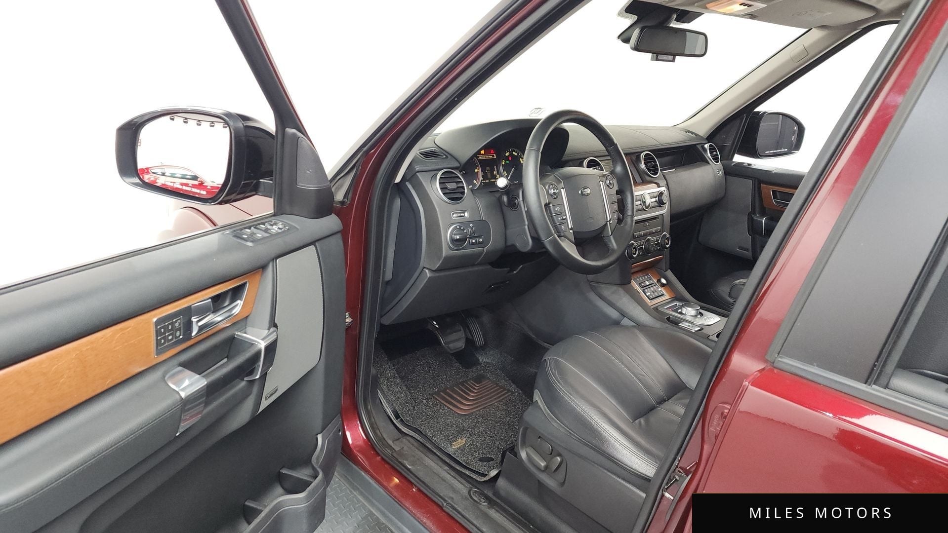 Land Rover Discovery 2016 — миниатюра 10