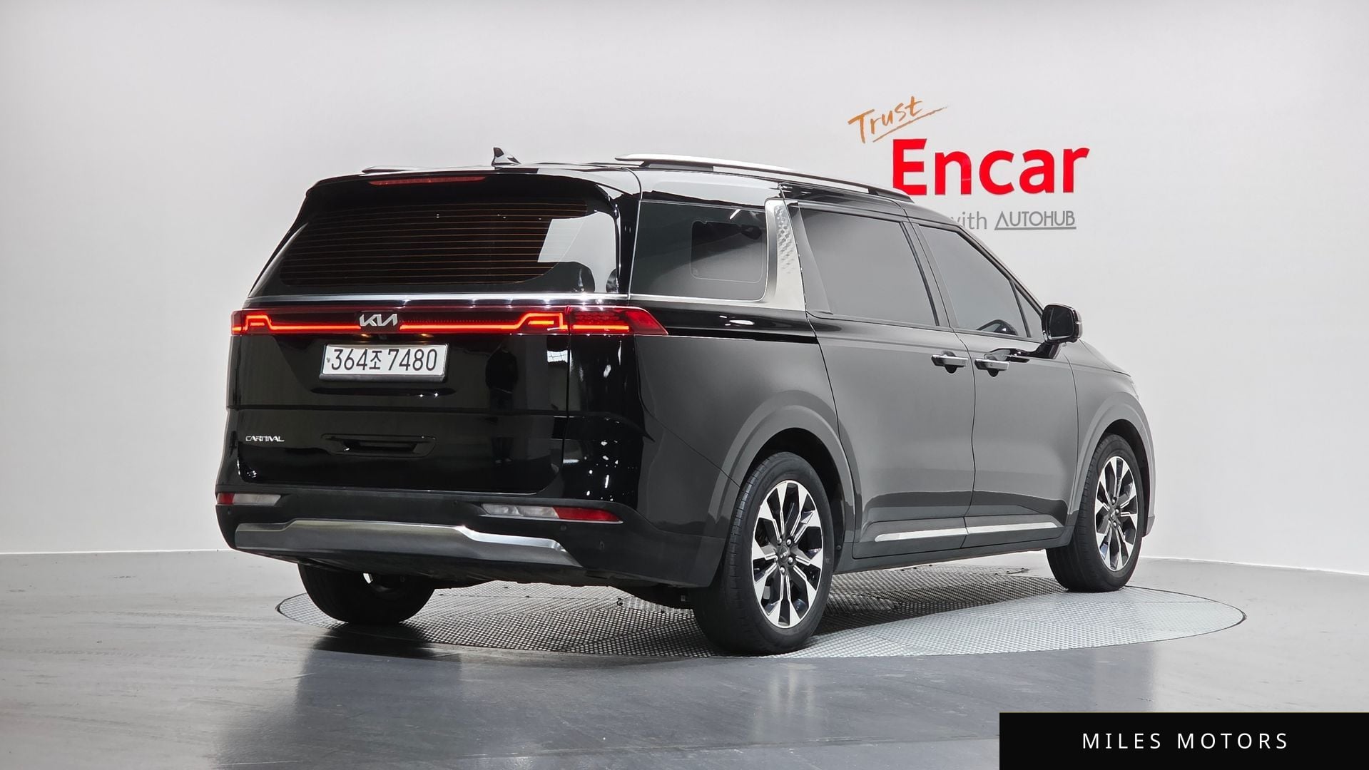 Kia Carnival 2023 — миниатюра 2