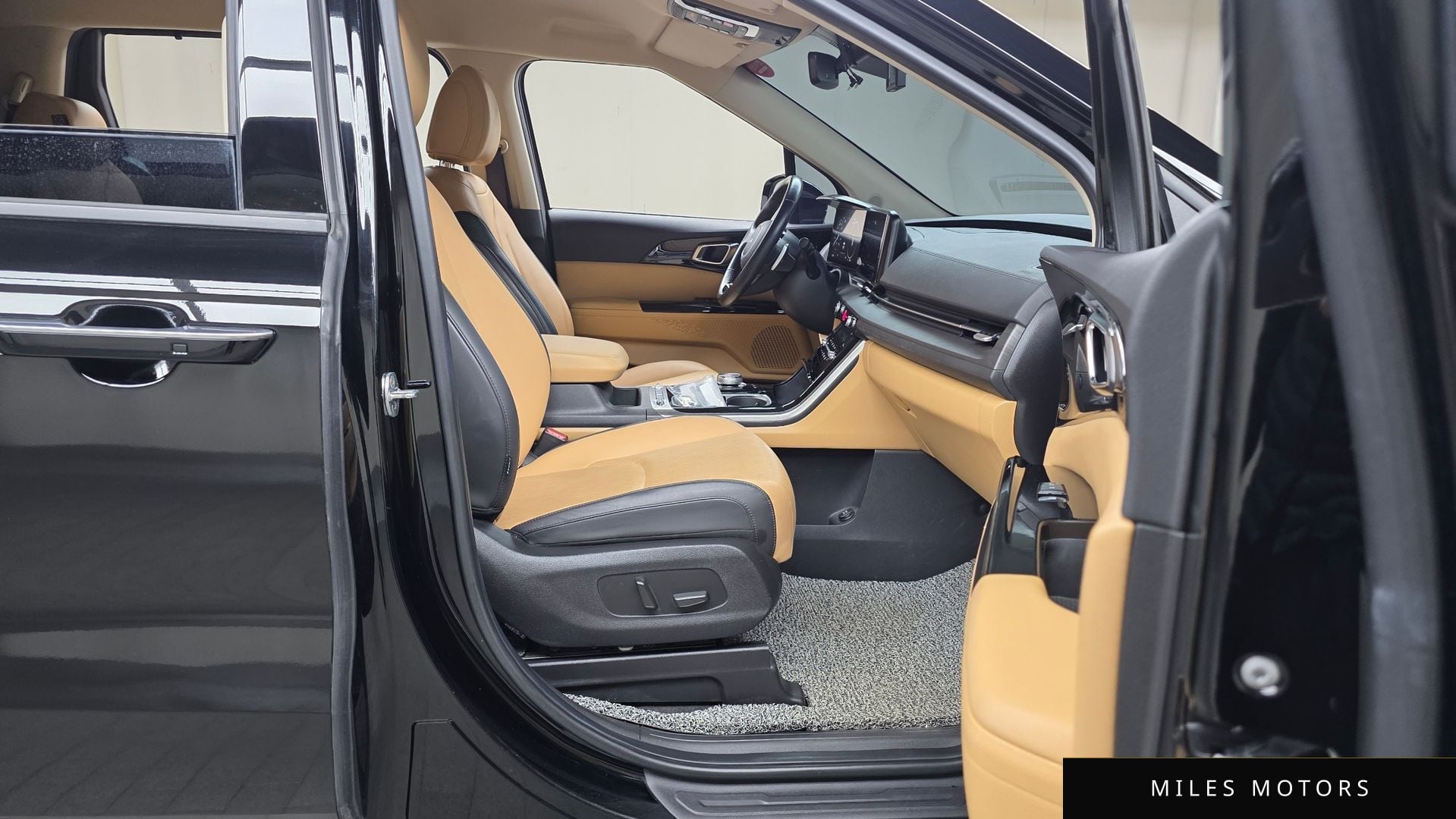 Kia Carnival 2023 — миниатюра 11