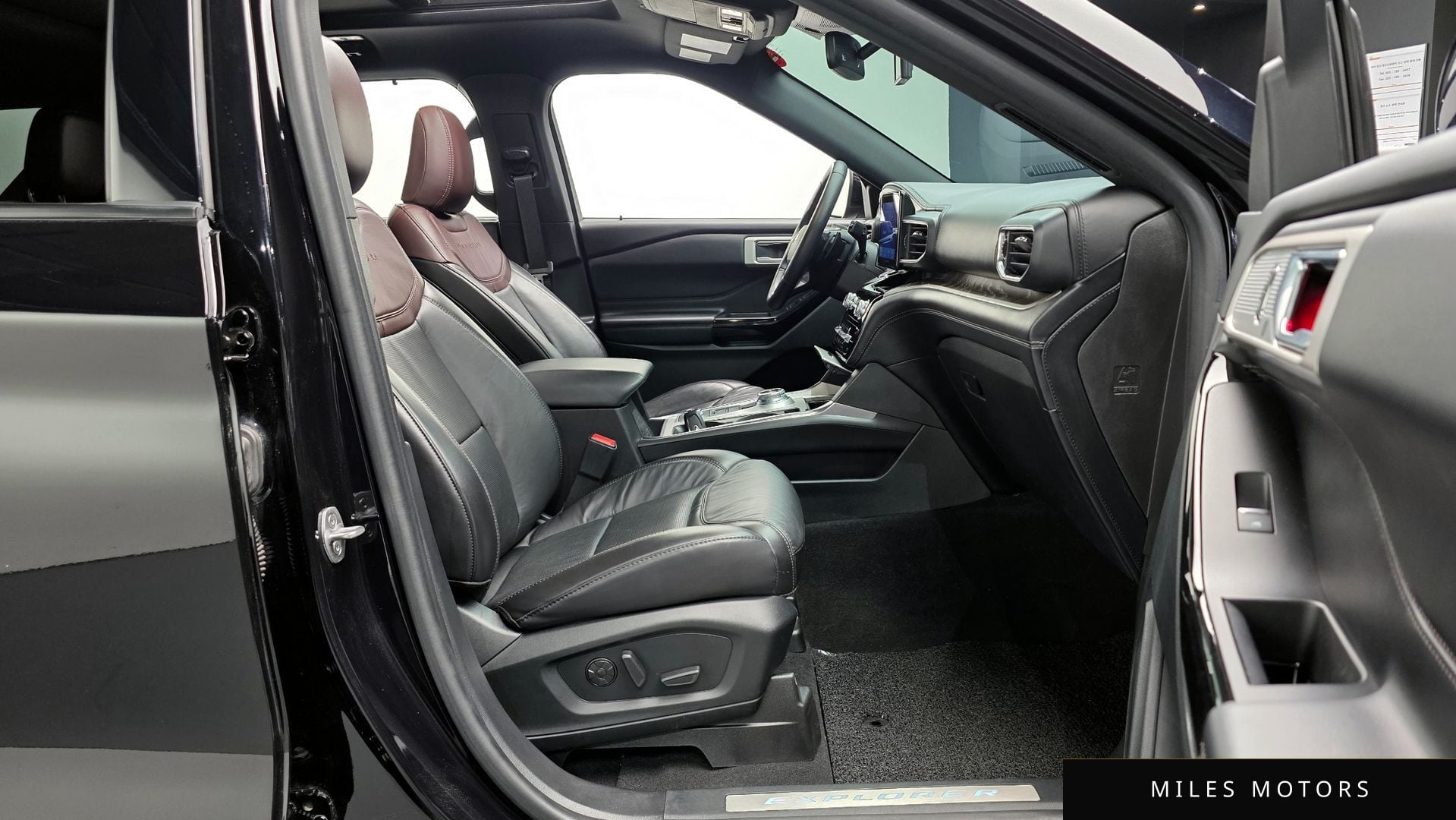 Ford Explorer 2021 — миниатюра 10