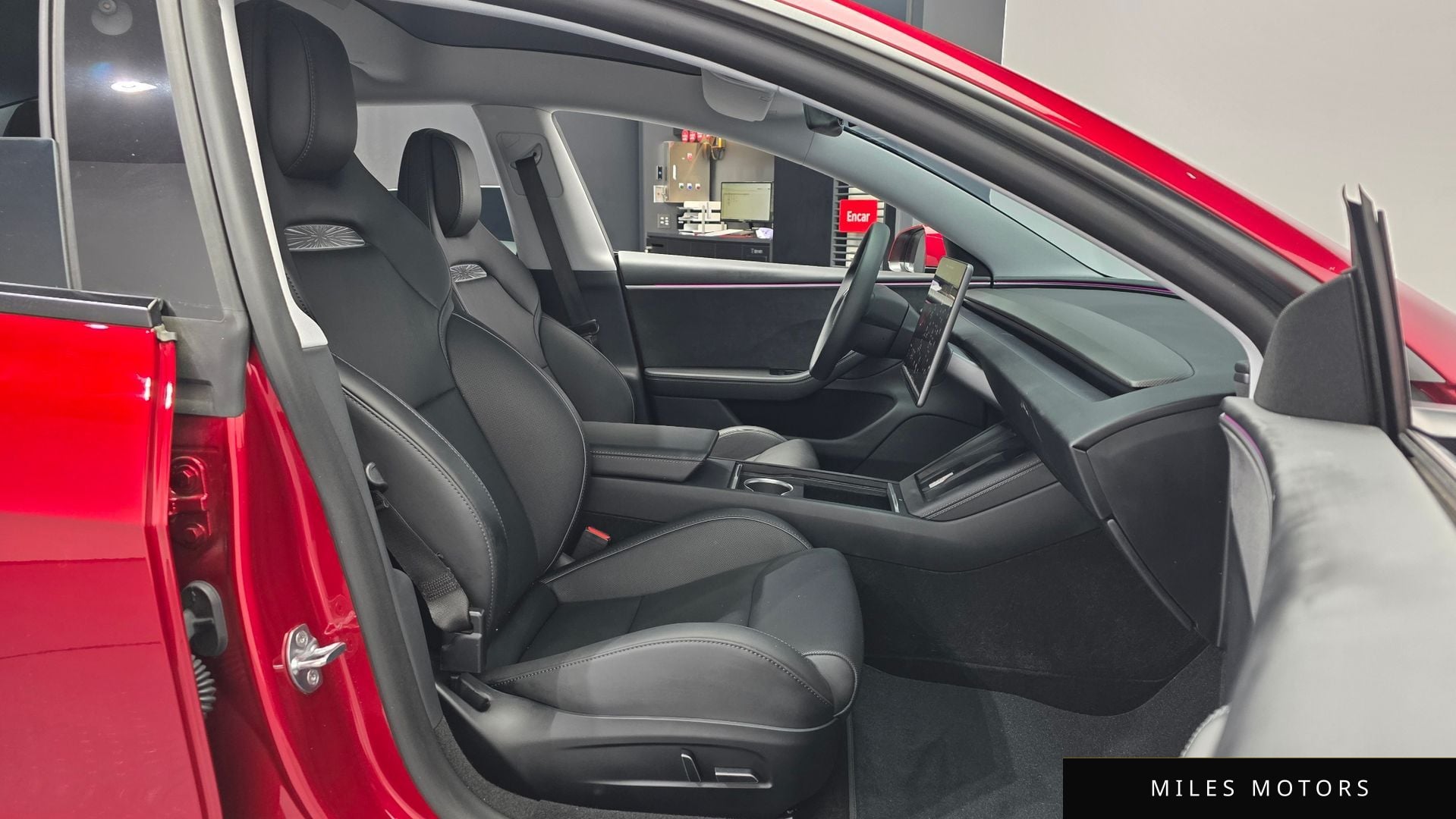 Tesla Model 3 2025 — миниатюра 11