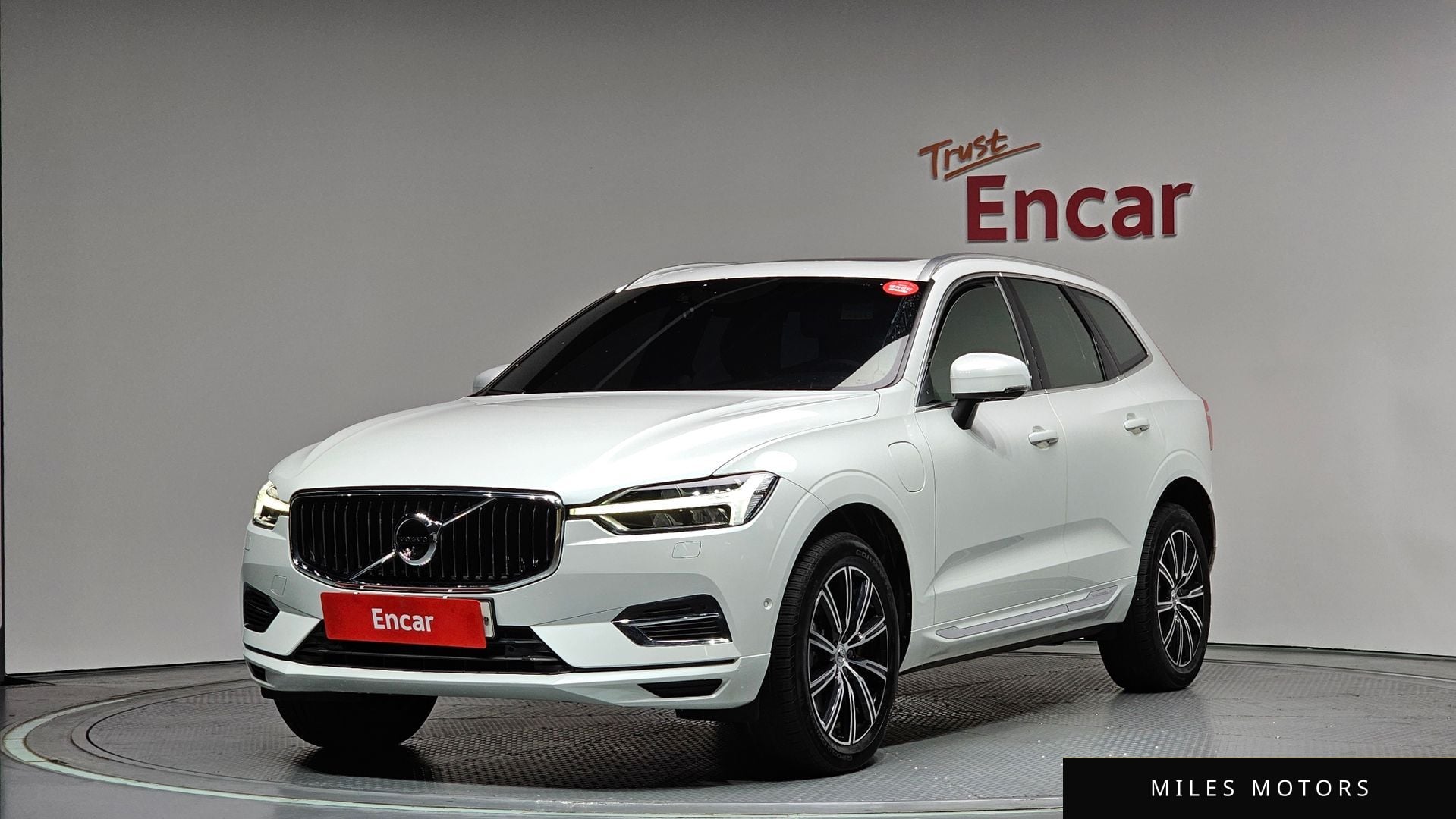 Volvo XC60 2019 — фото 1 из 12