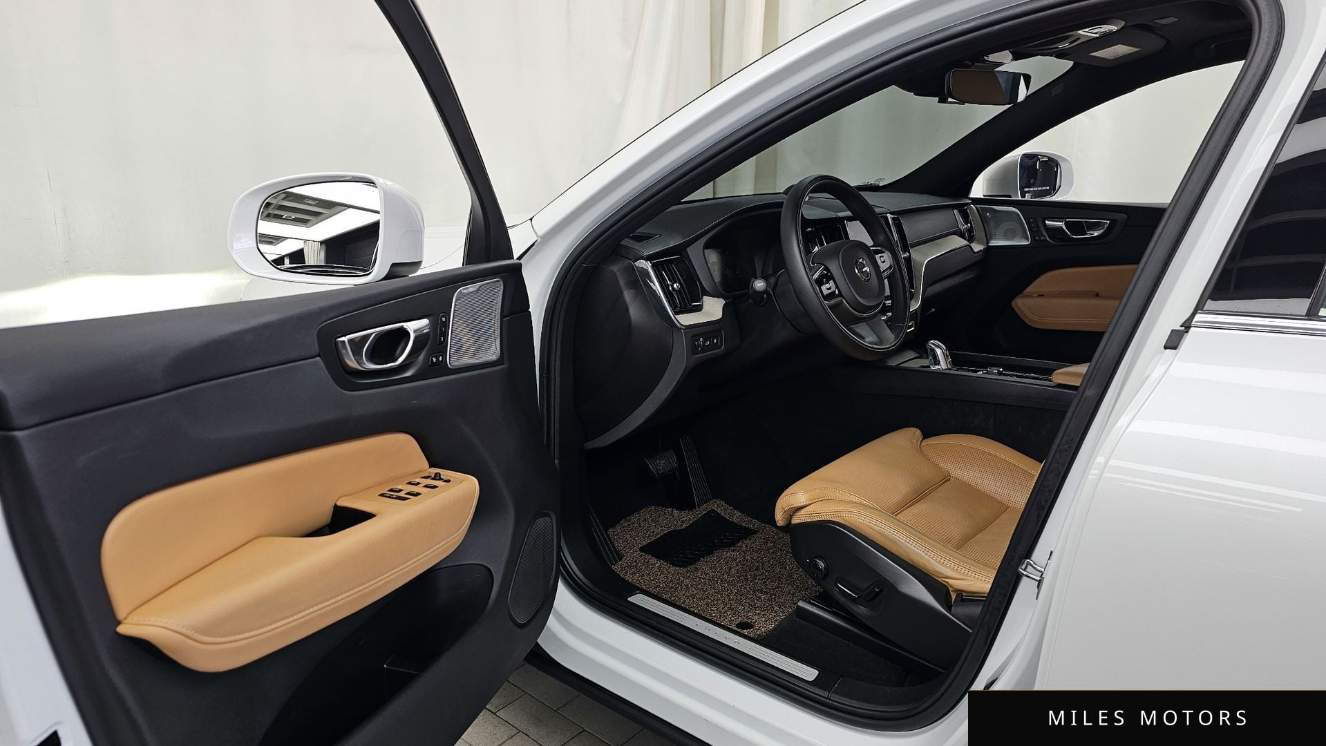 Volvo XC60 2019 — миниатюра 10