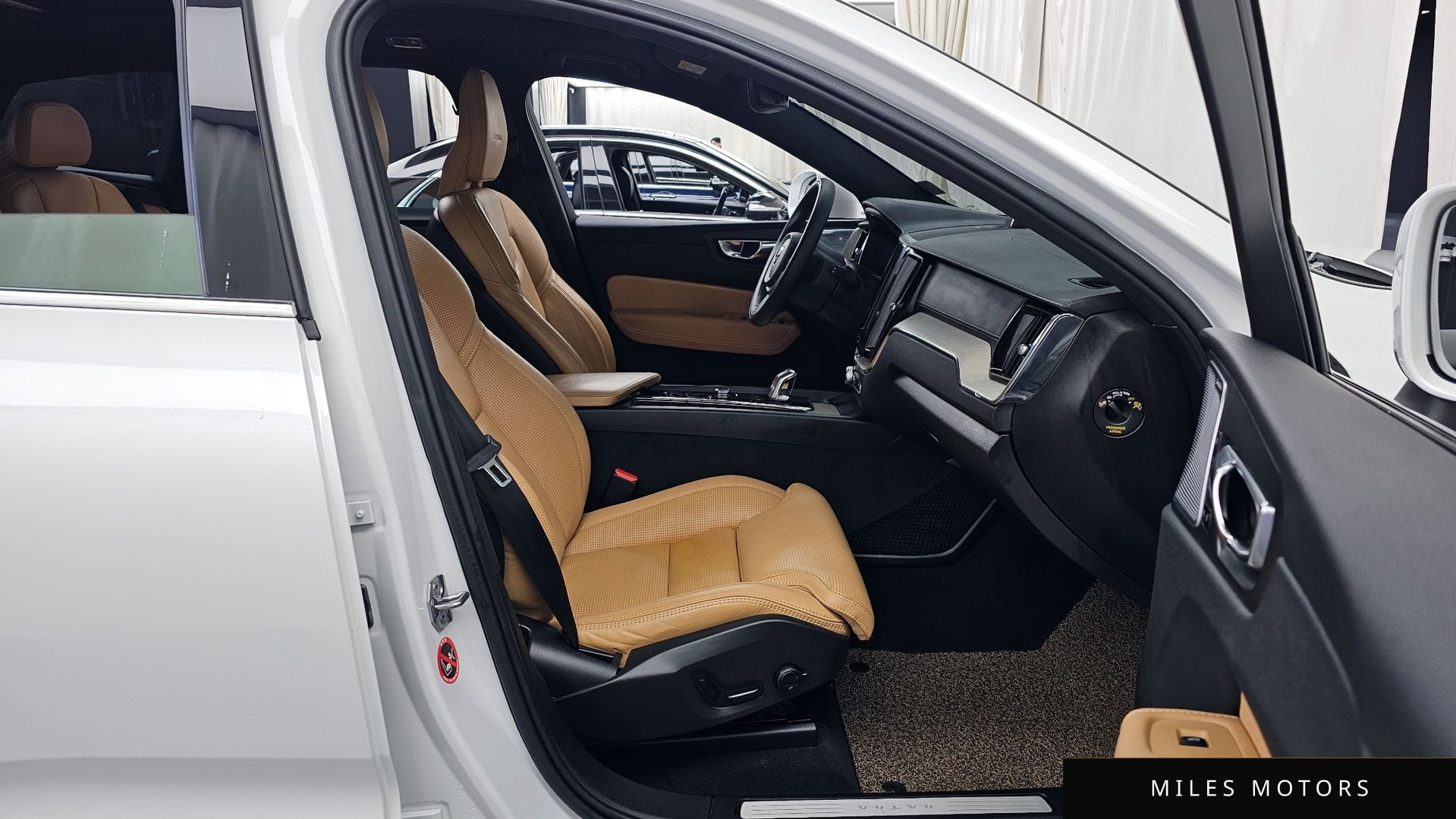 Volvo XC60 2019 — миниатюра 11