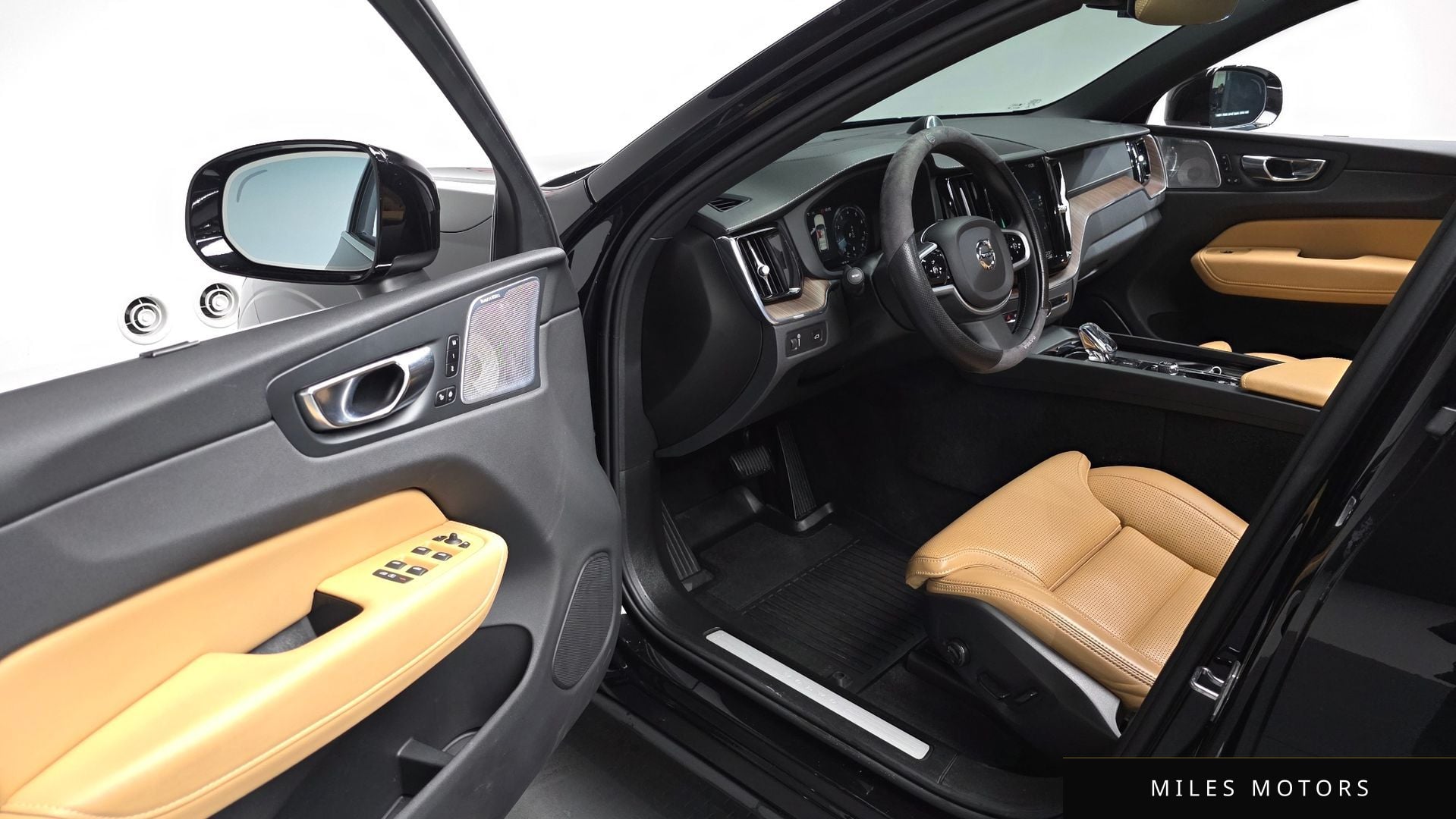 Volvo XC60 2021 — миниатюра 11