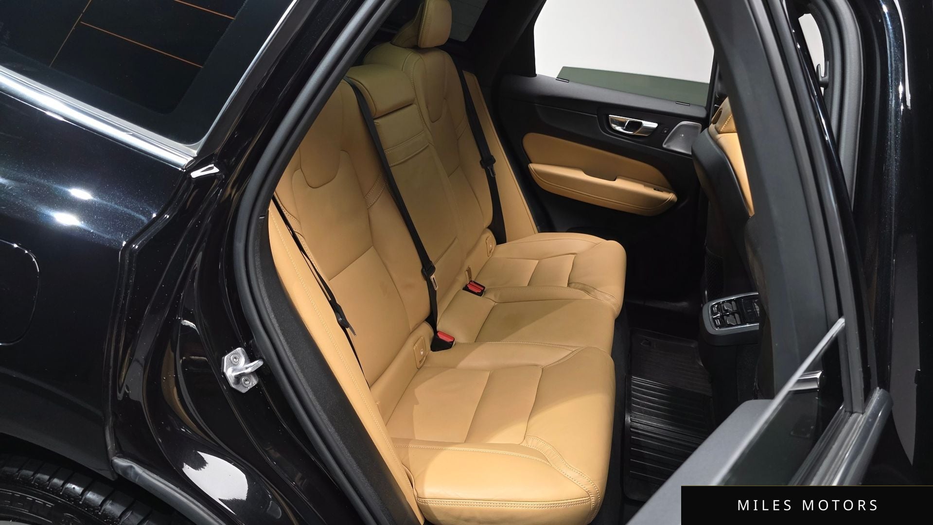 Volvo XC60 2021 — миниатюра 12