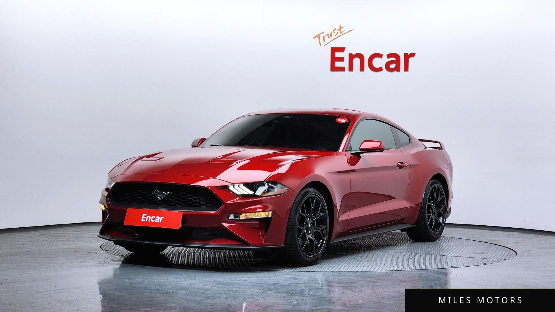Ford Mustang 2022 — фото 1 из 12