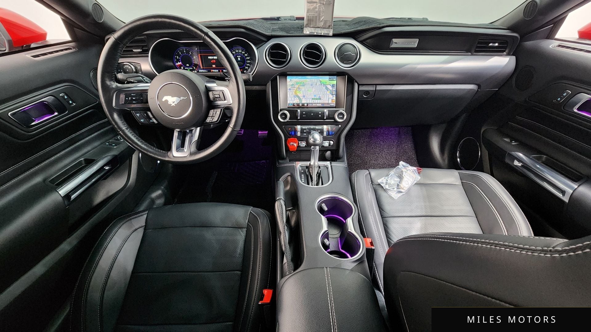 Ford Mustang 2022 — миниатюра 7