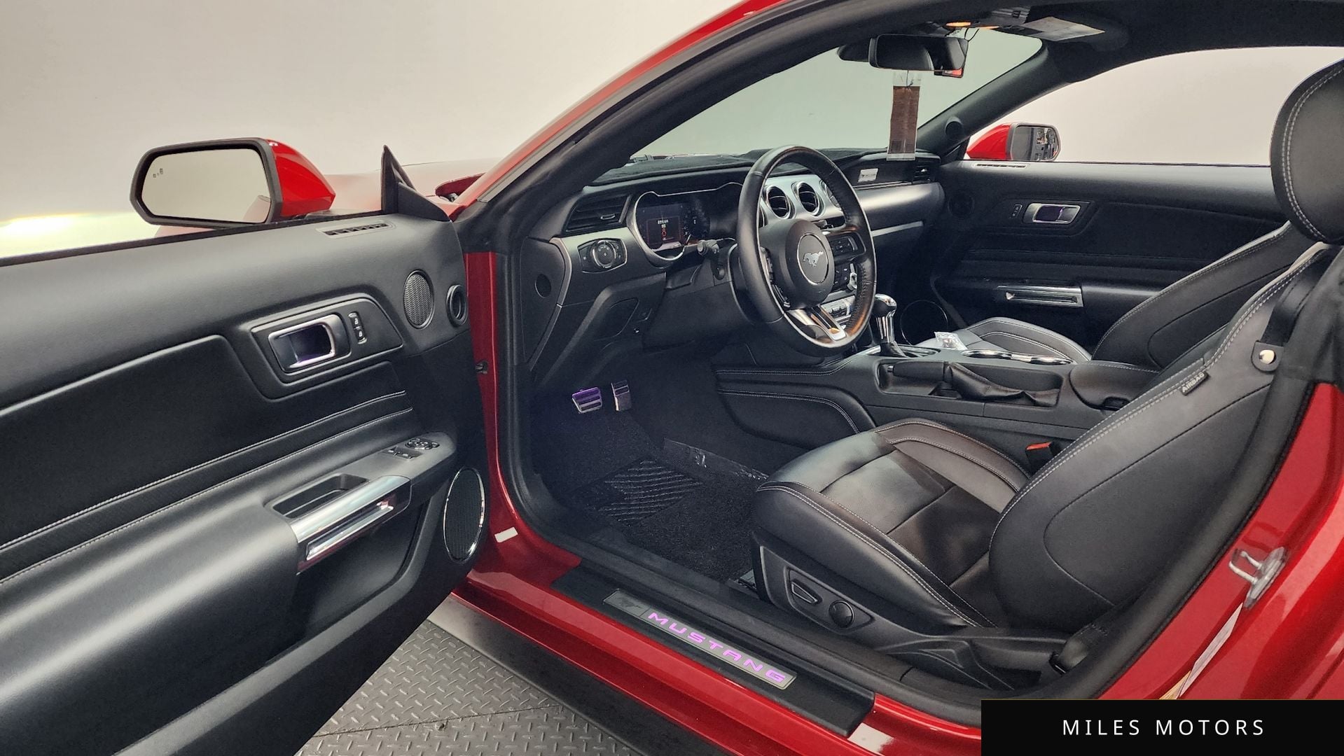 Ford Mustang 2022 — миниатюра 10
