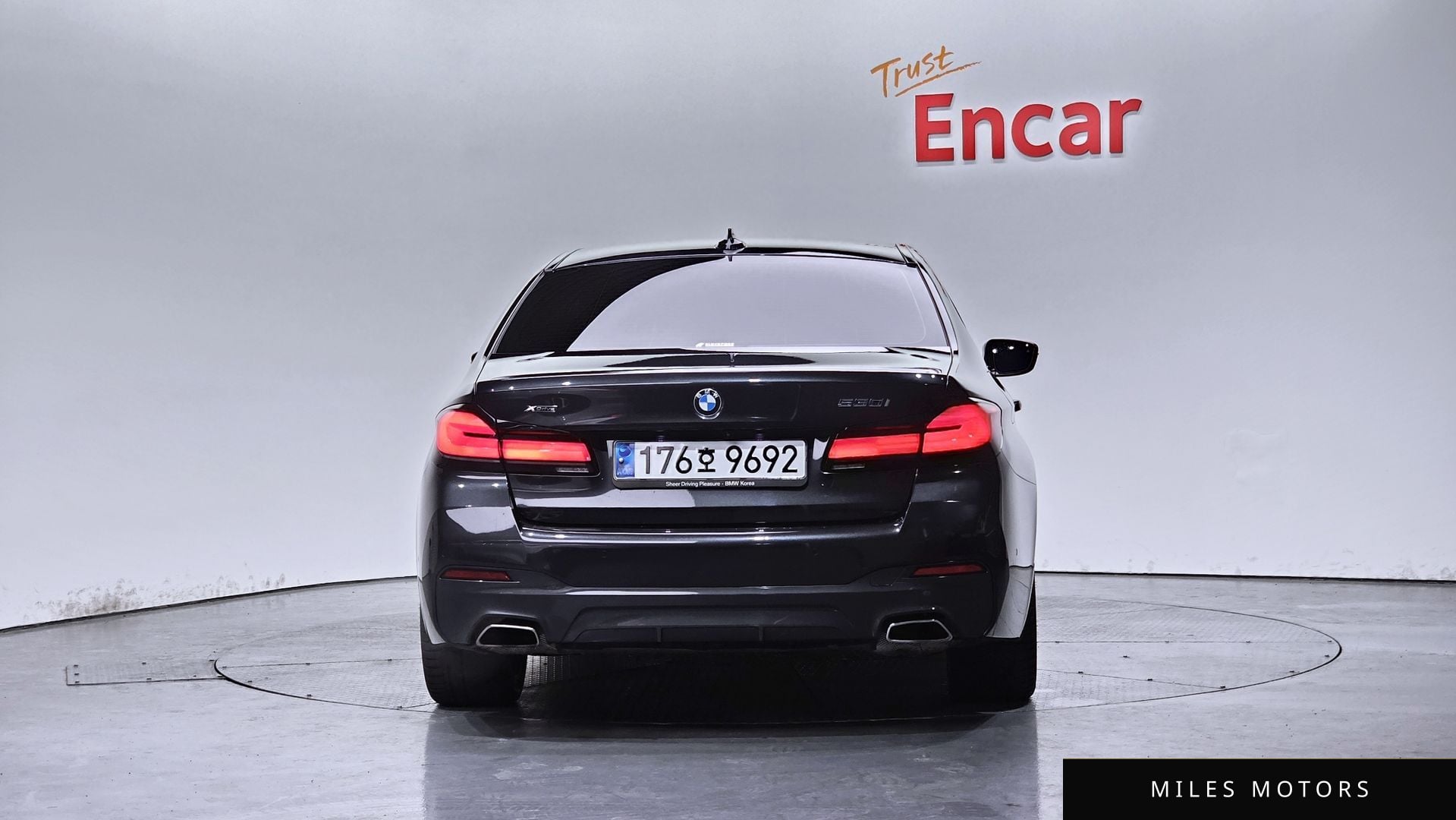 BMW 5 Series (G30) 2023 — миниатюра 4