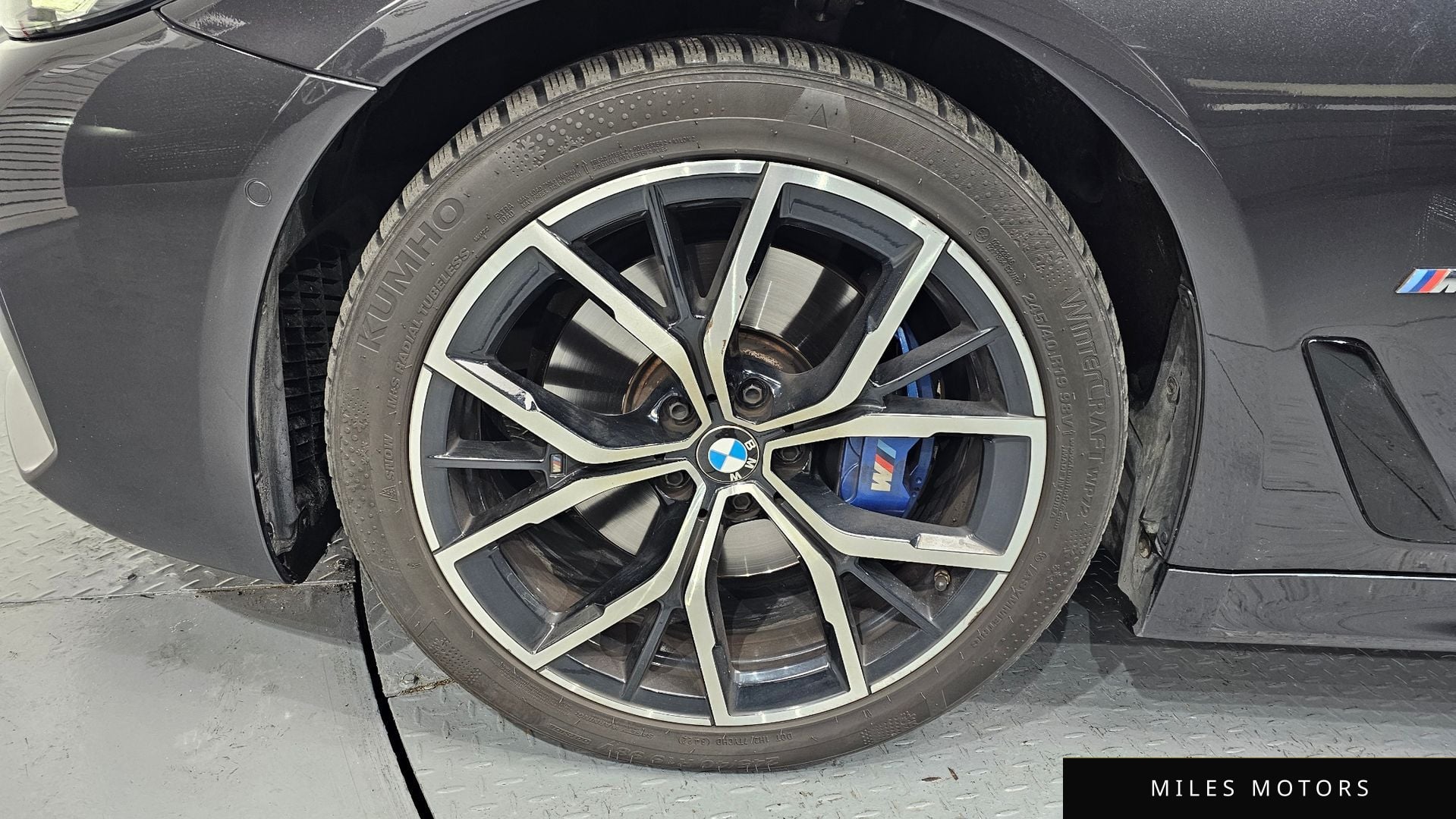 BMW 5 Series (G30) 2023 — миниатюра 5