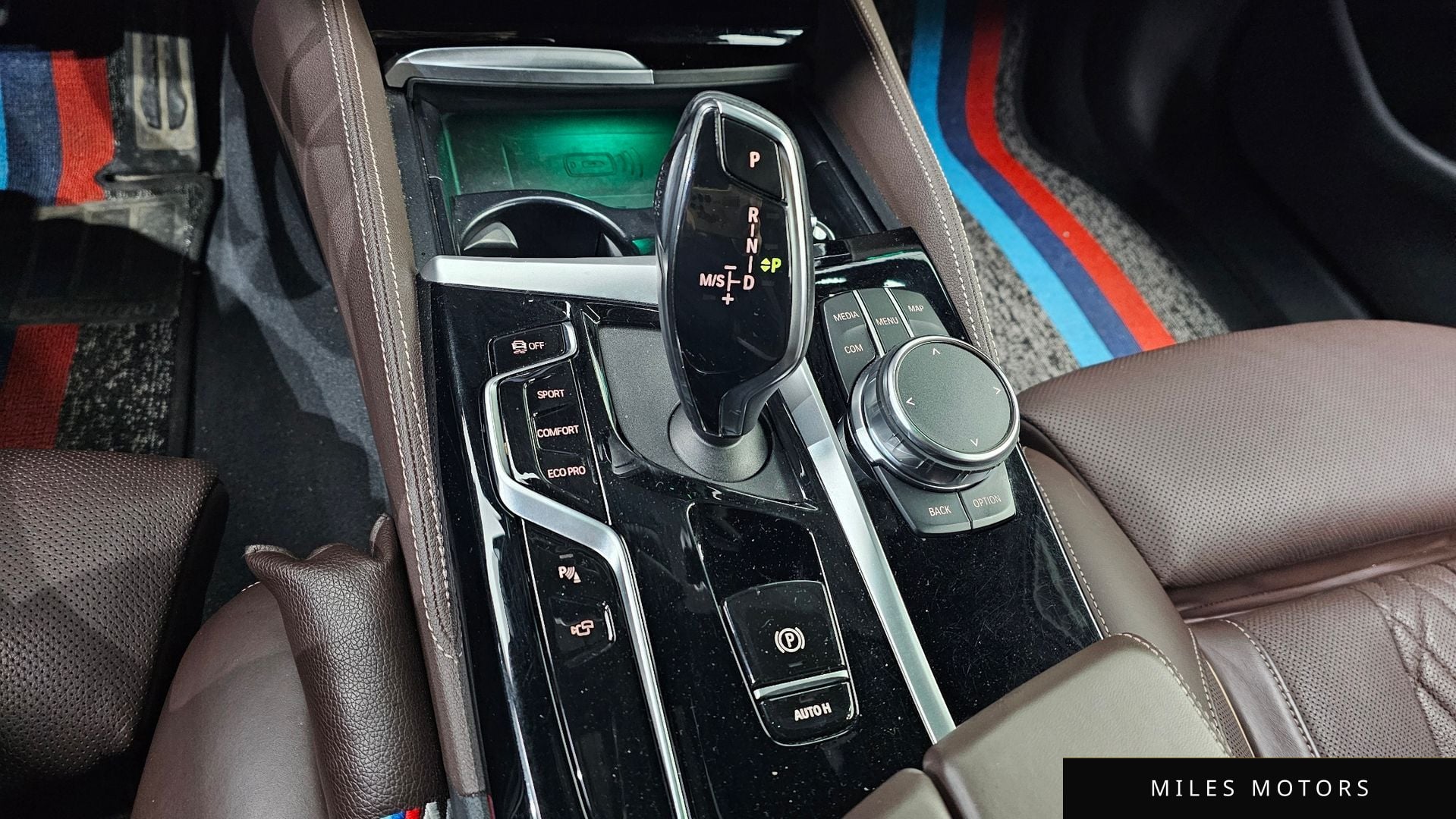 BMW 5 Series (G30) 2023 — миниатюра 9