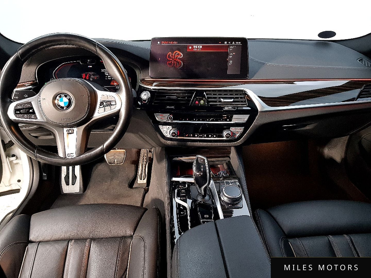 BMW 5 Series (G30) 2021 — миниатюра 5