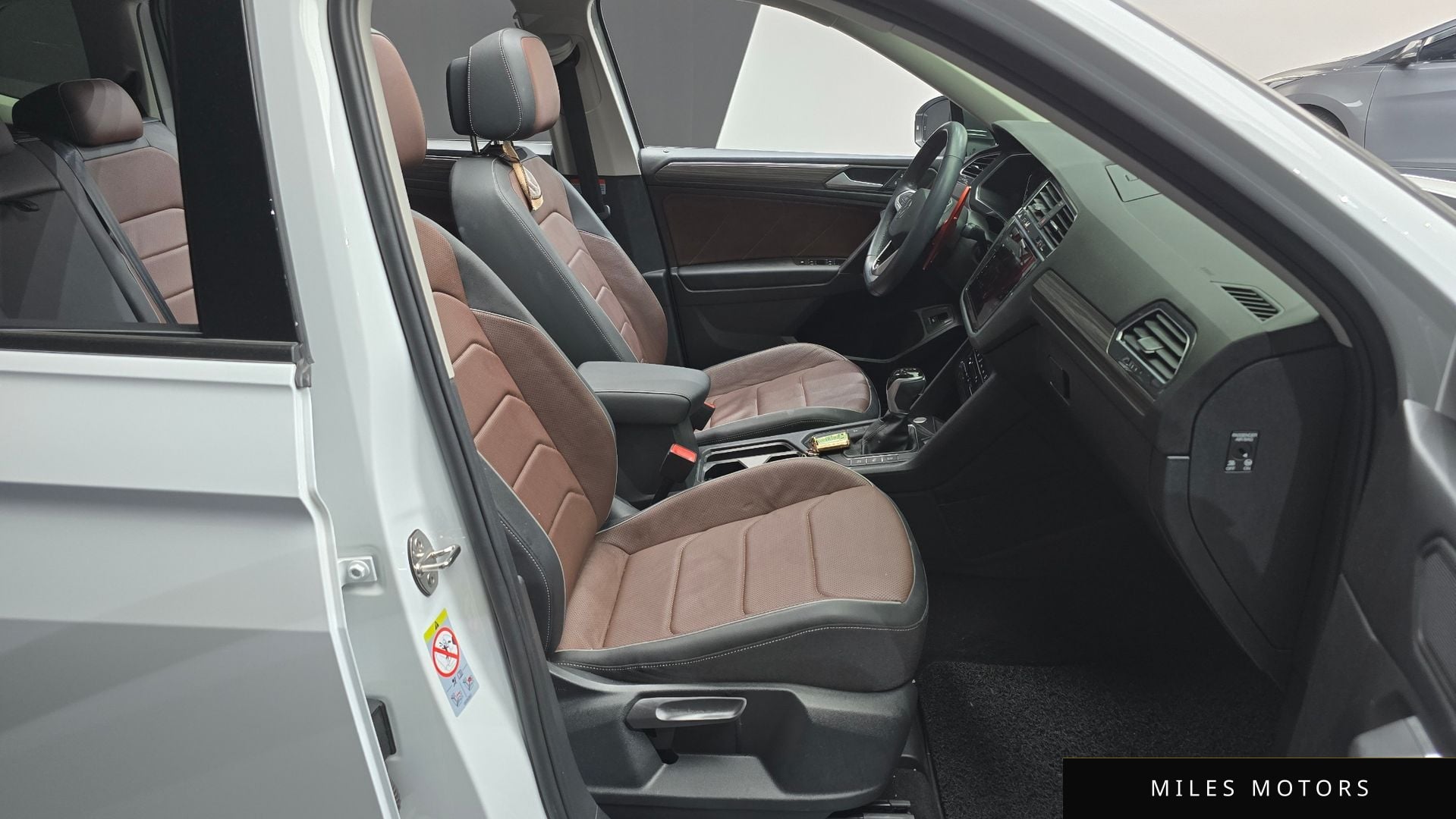 Volkswagen Tiguan 2023 — миниатюра 10