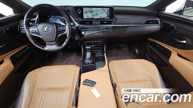 Лексус ES300h 2021 — миниатюра 7