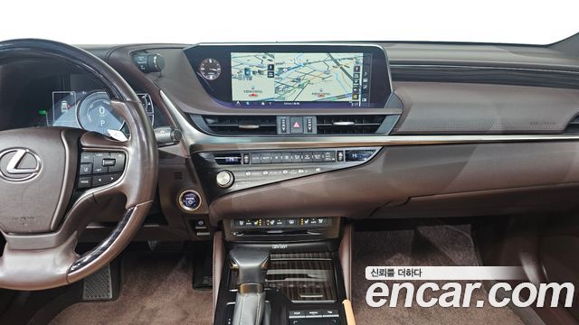 Лексус ES300h 2021 — миниатюра 18