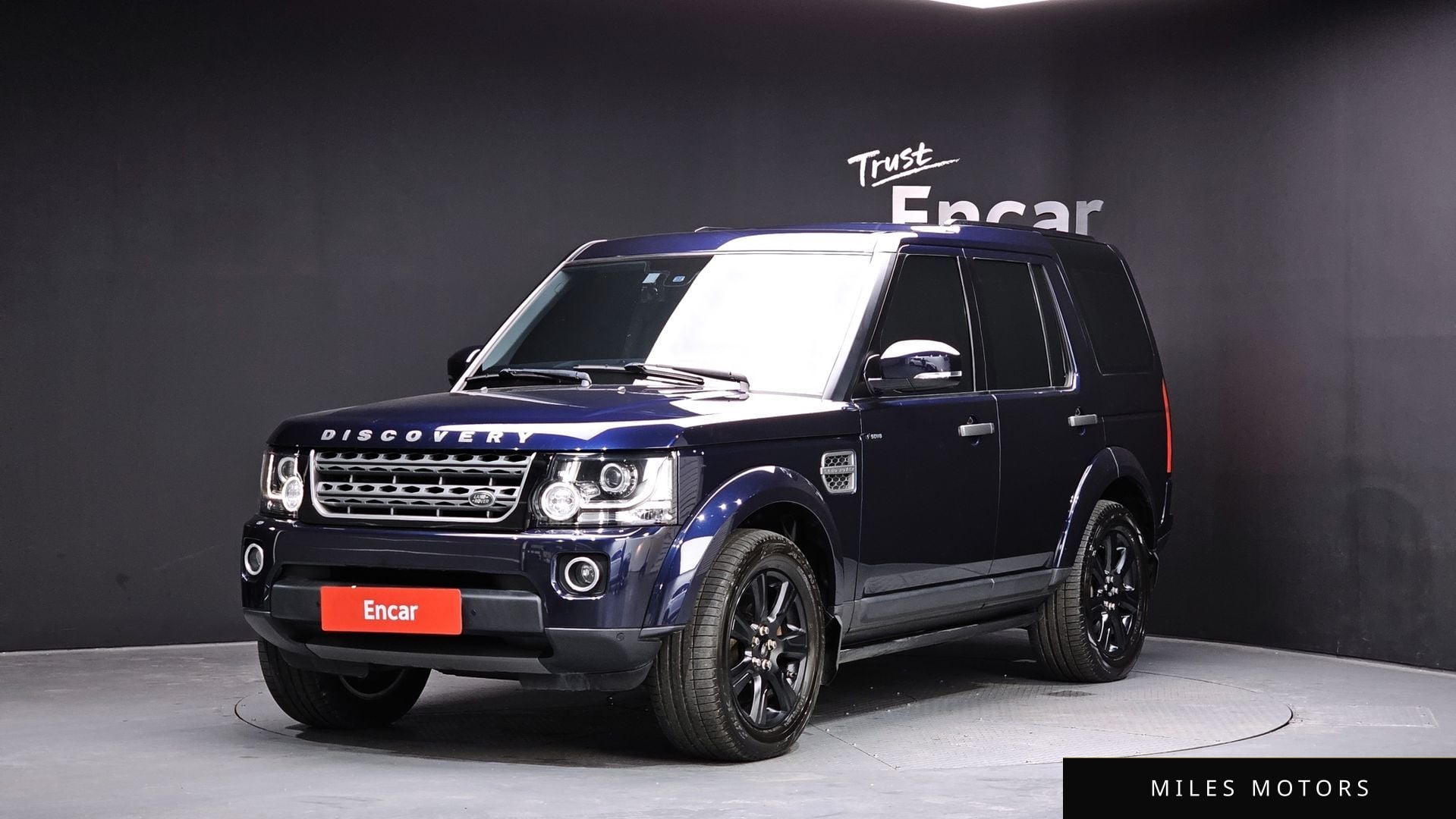 Land Rover Discovery 2016 — фото 1 из 12