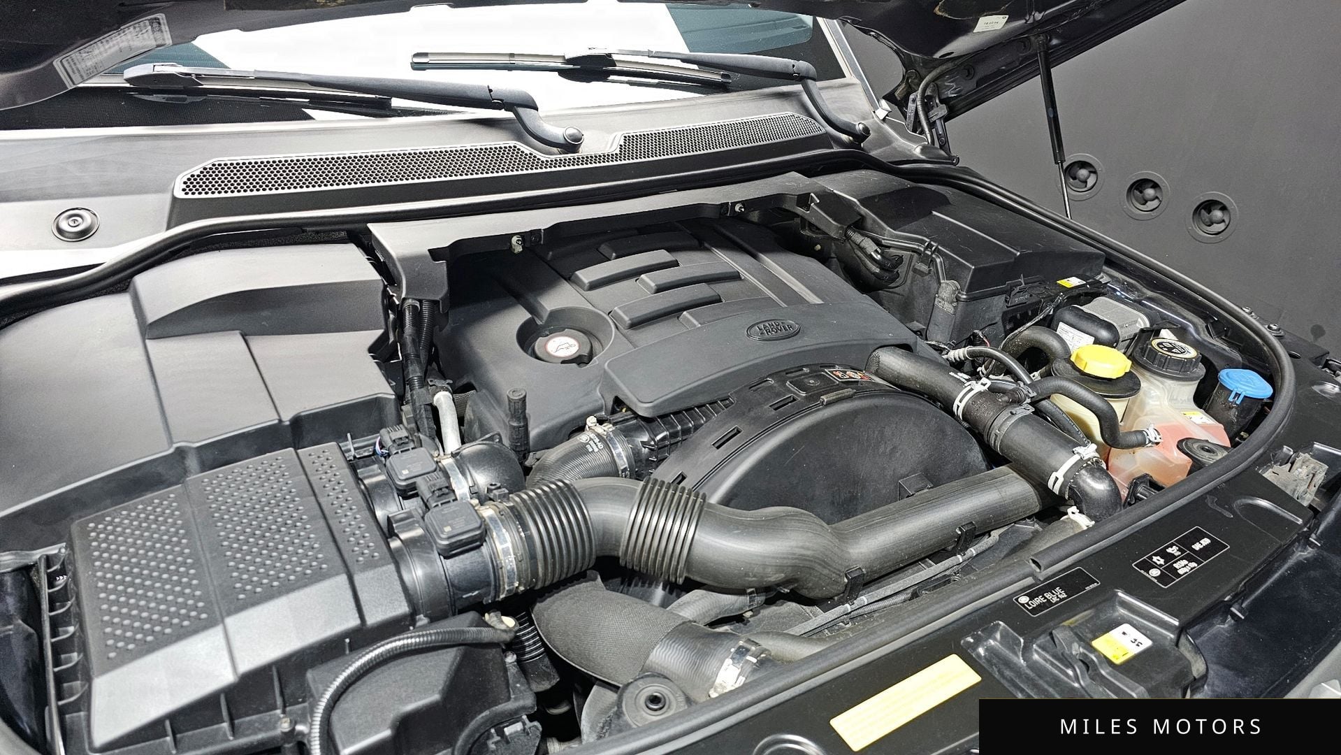 Land Rover Discovery 2016 — миниатюра 6