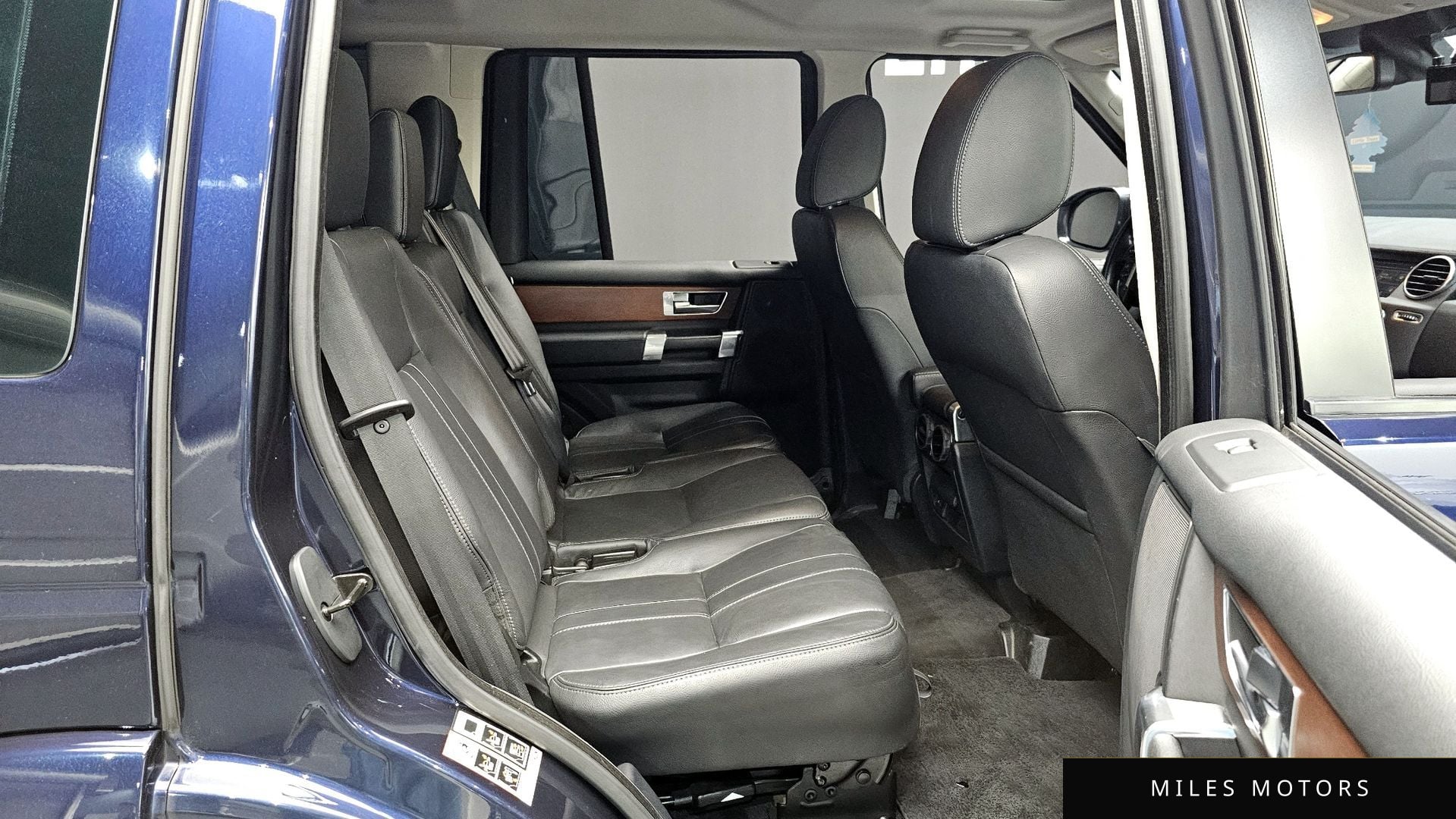 Land Rover Discovery 2016 — миниатюра 12