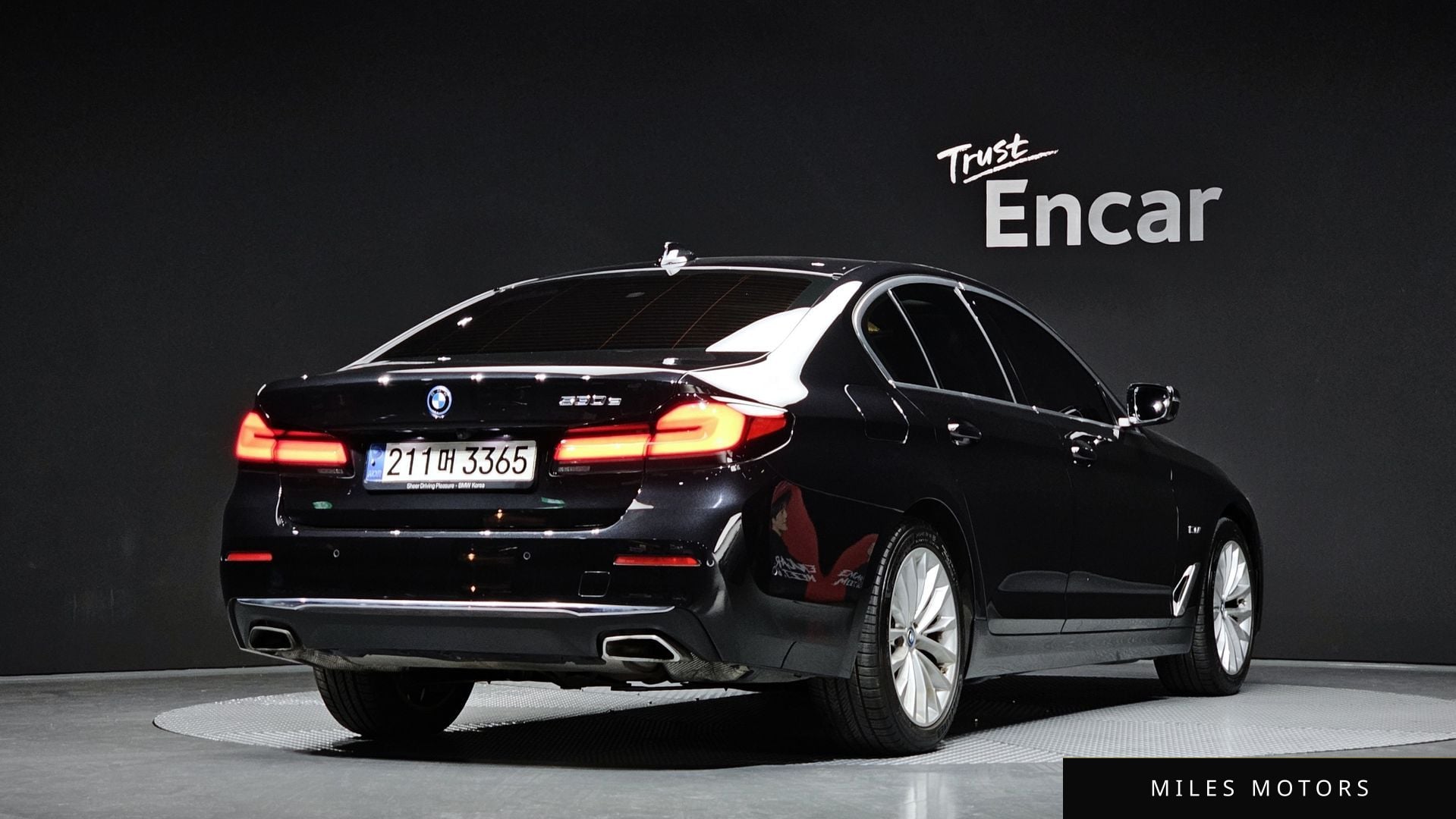 BMW 5 Series (G30) 2022 — миниатюра 2
