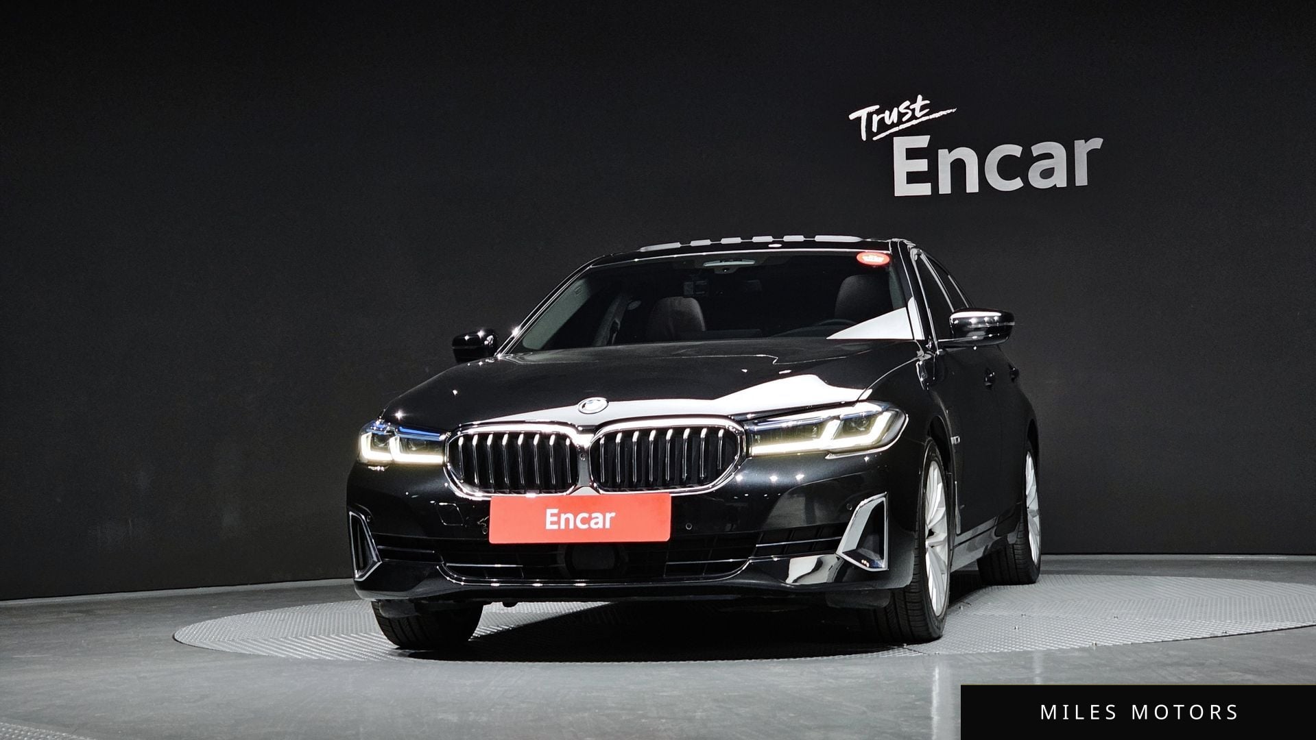 BMW 5 Series (G30) 2022 — миниатюра 3