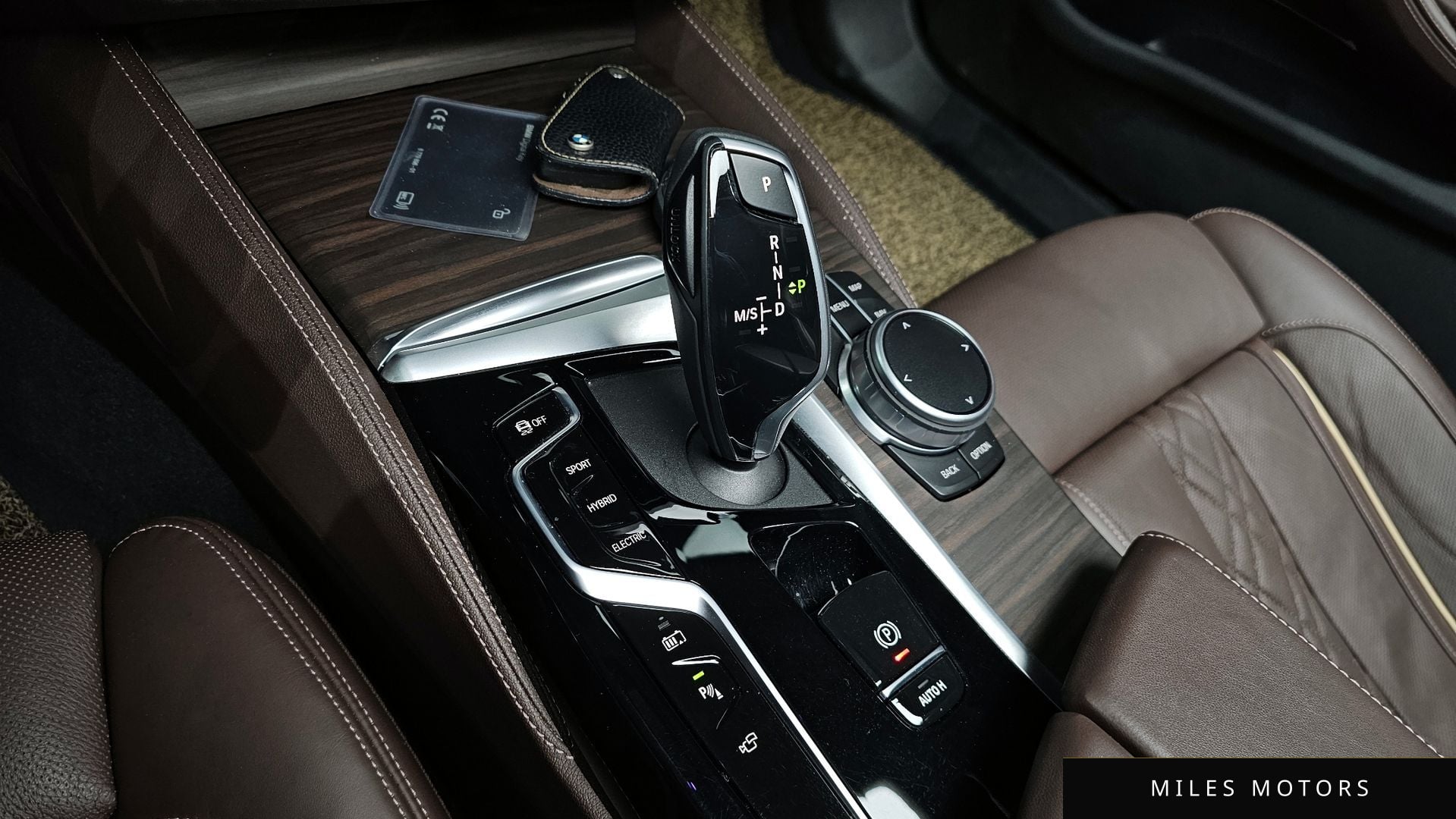 BMW 5 Series (G30) 2022 — миниатюра 9