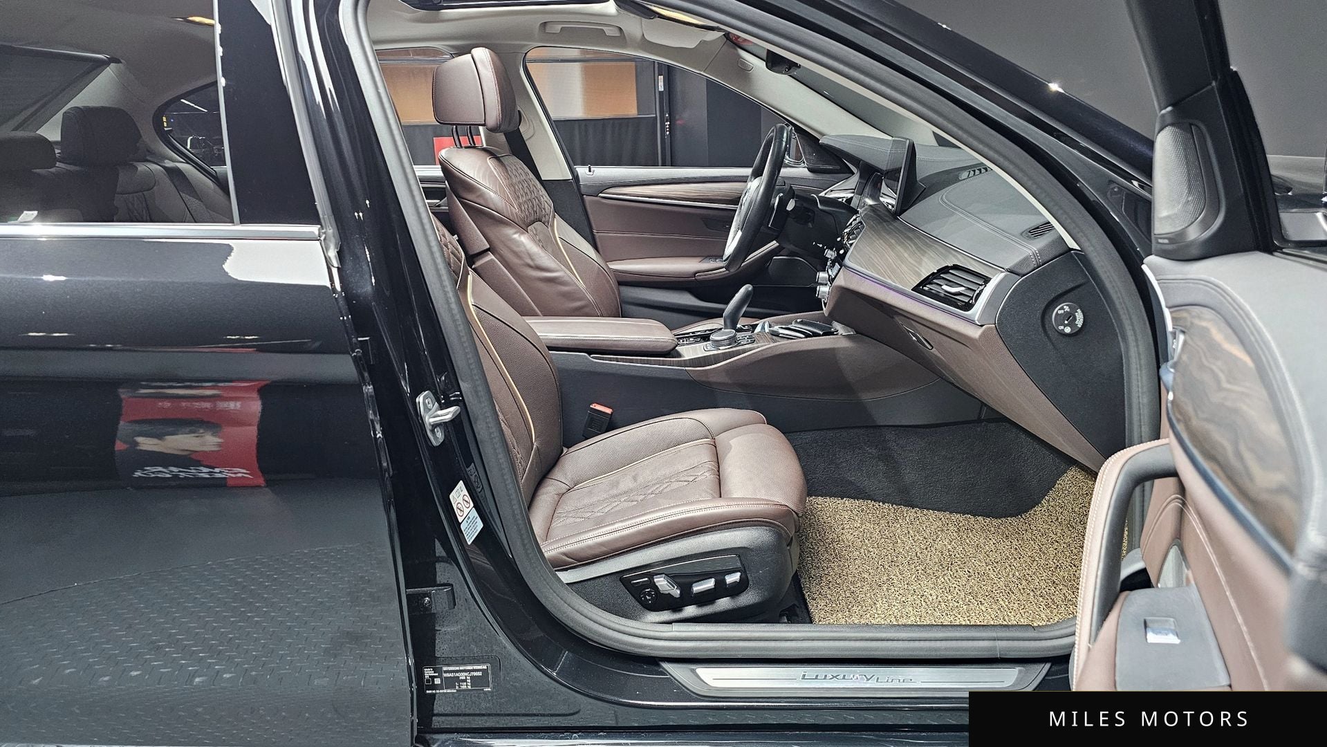 BMW 5 Series (G30) 2022 — миниатюра 10