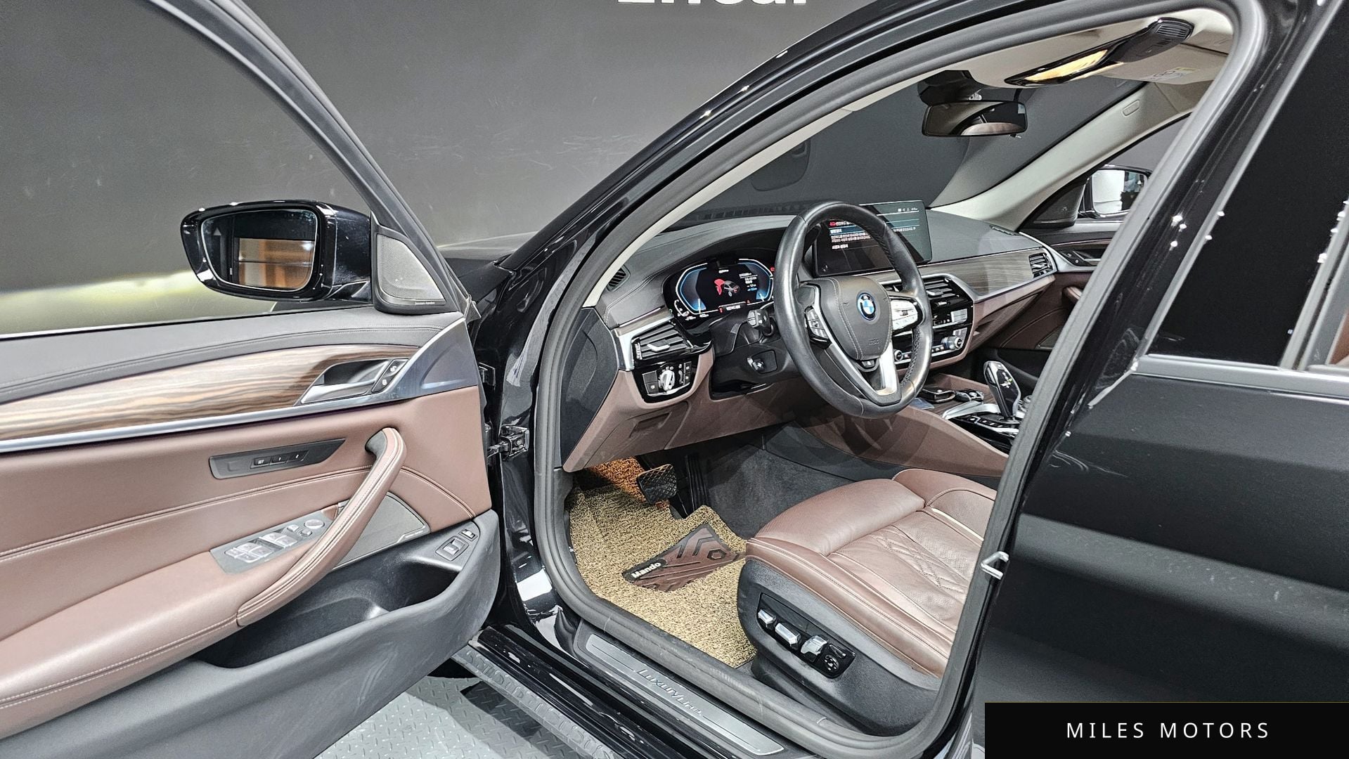 BMW 5 Series (G30) 2022 — миниатюра 11