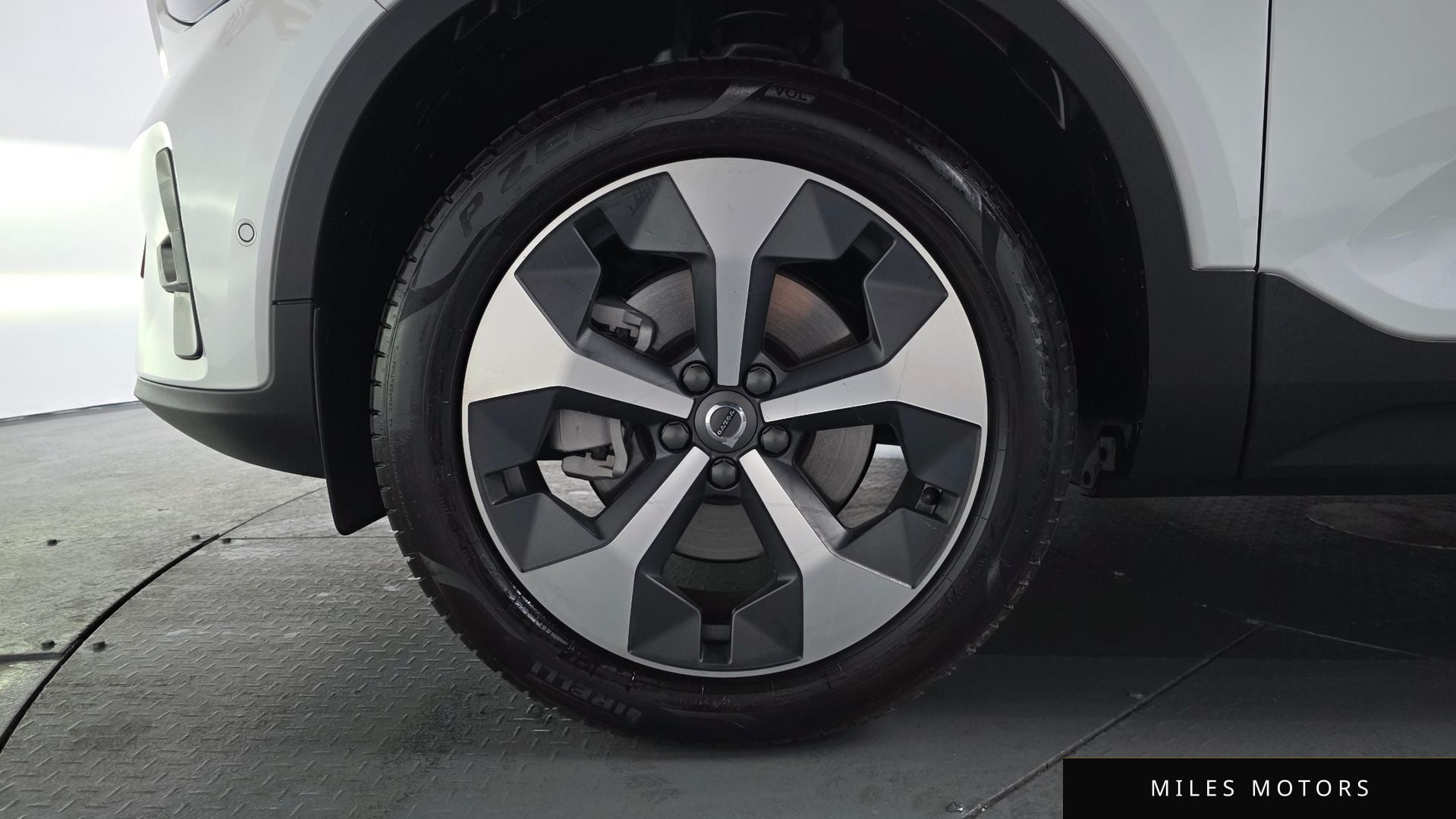 Volvo XC40 2025 — миниатюра 4