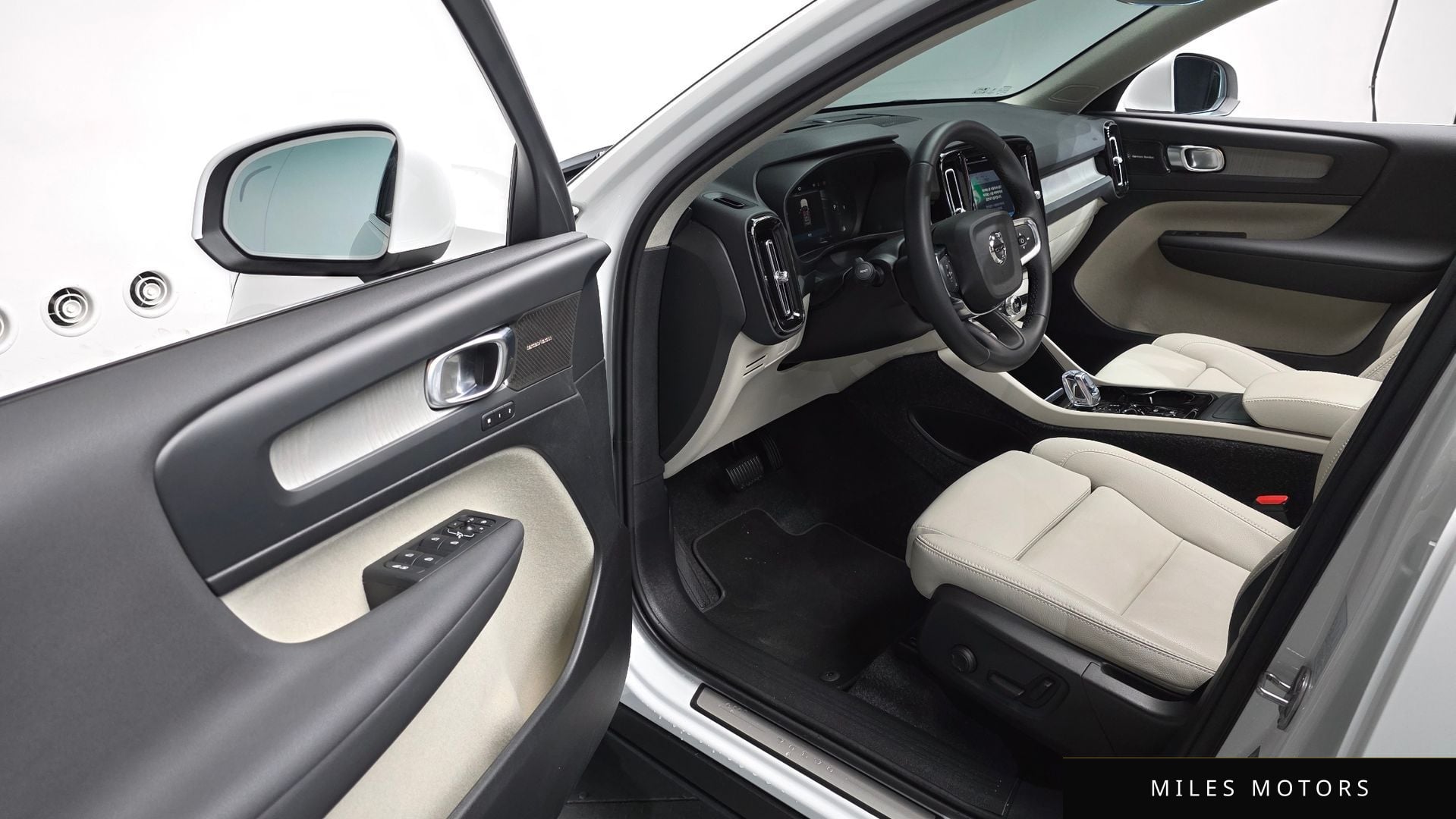 Volvo XC40 2025 — миниатюра 11