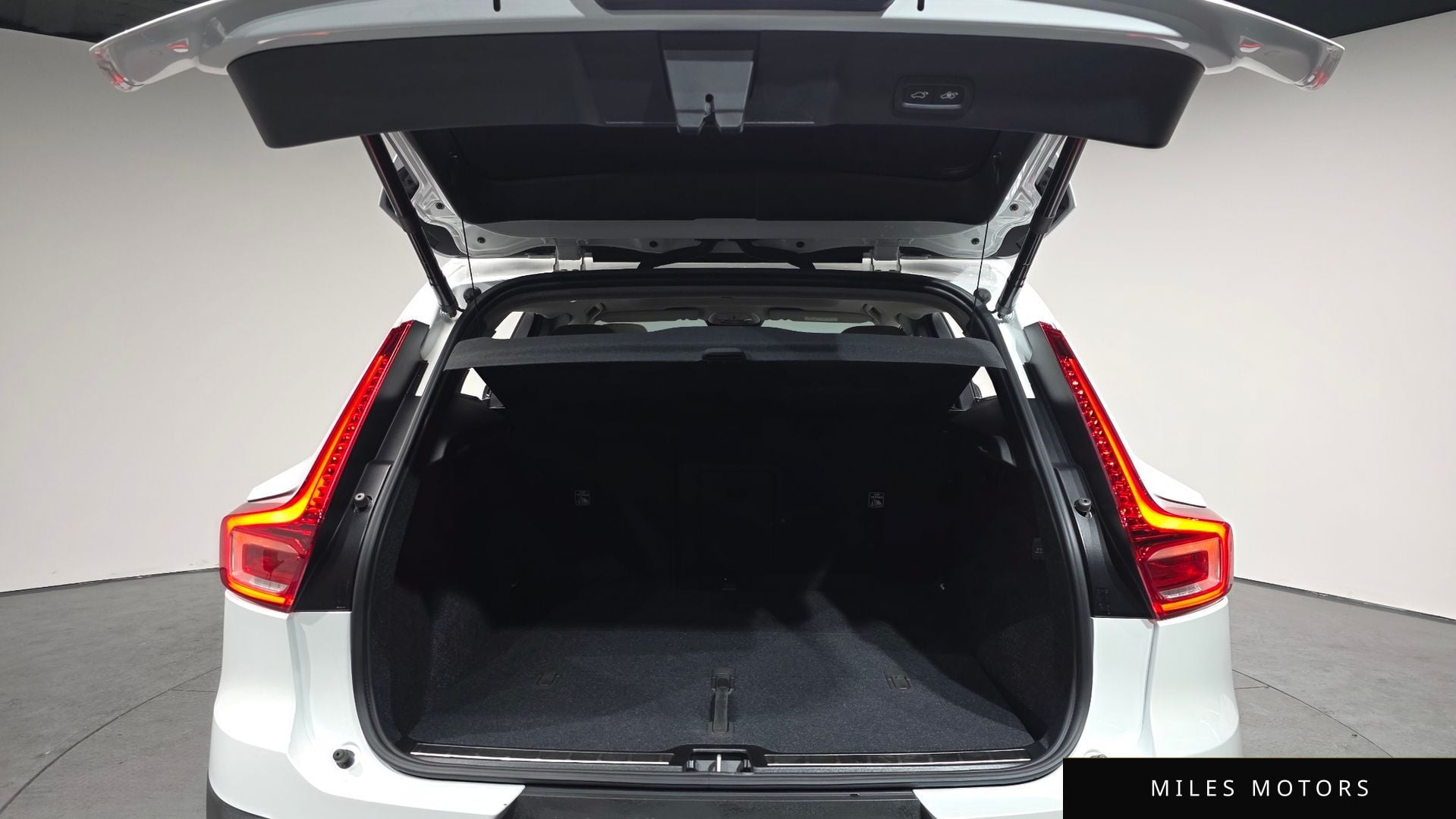 Volvo XC40 2025 — миниатюра 20