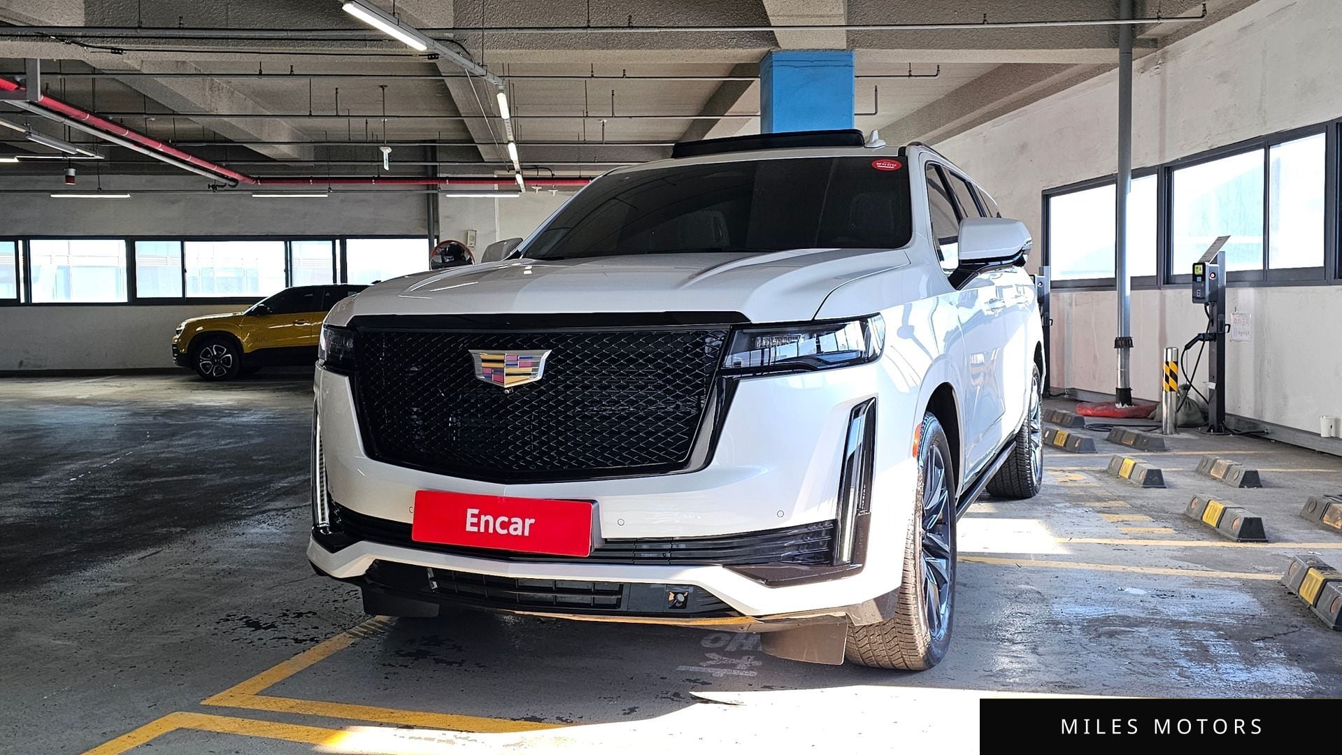 Cadillac Escalade 2023 — миниатюра 3