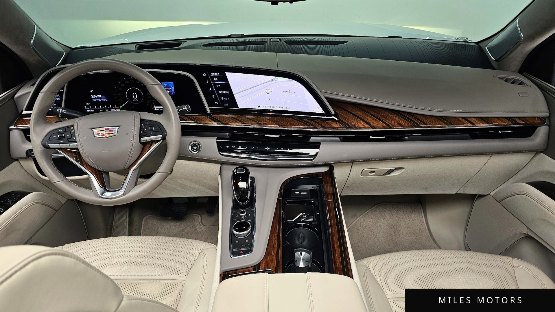 Cadillac Escalade 2023 — миниатюра 7