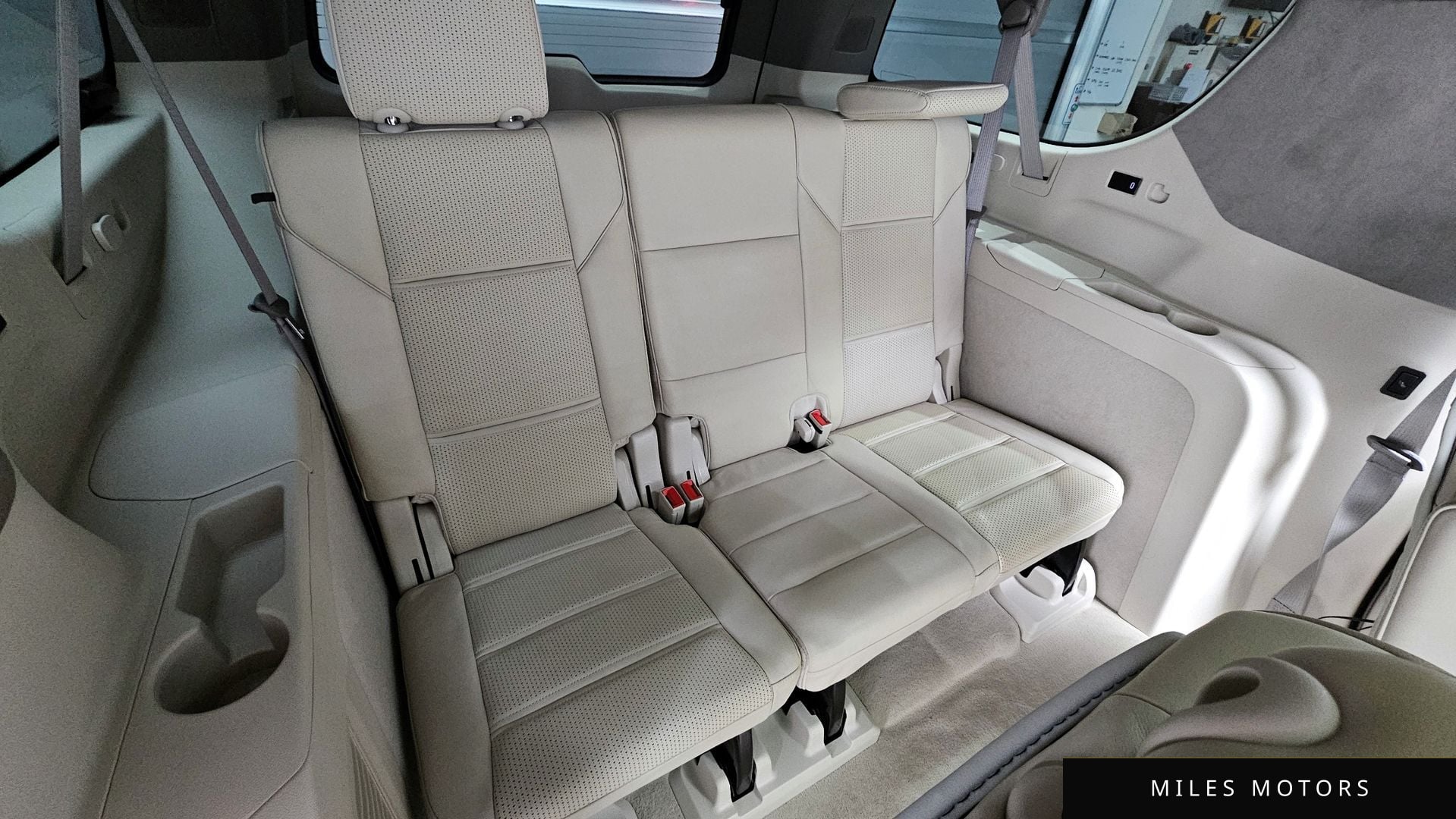 Cadillac Escalade 2023 — миниатюра 12