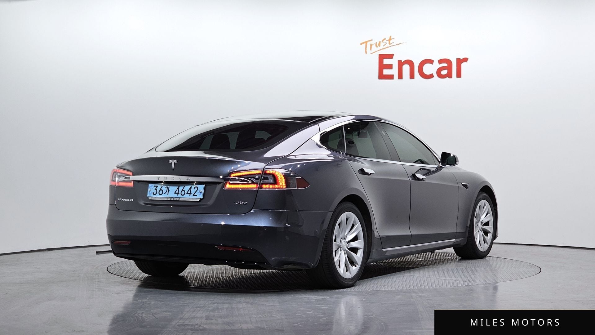Tesla Model S 2017 — миниатюра 2