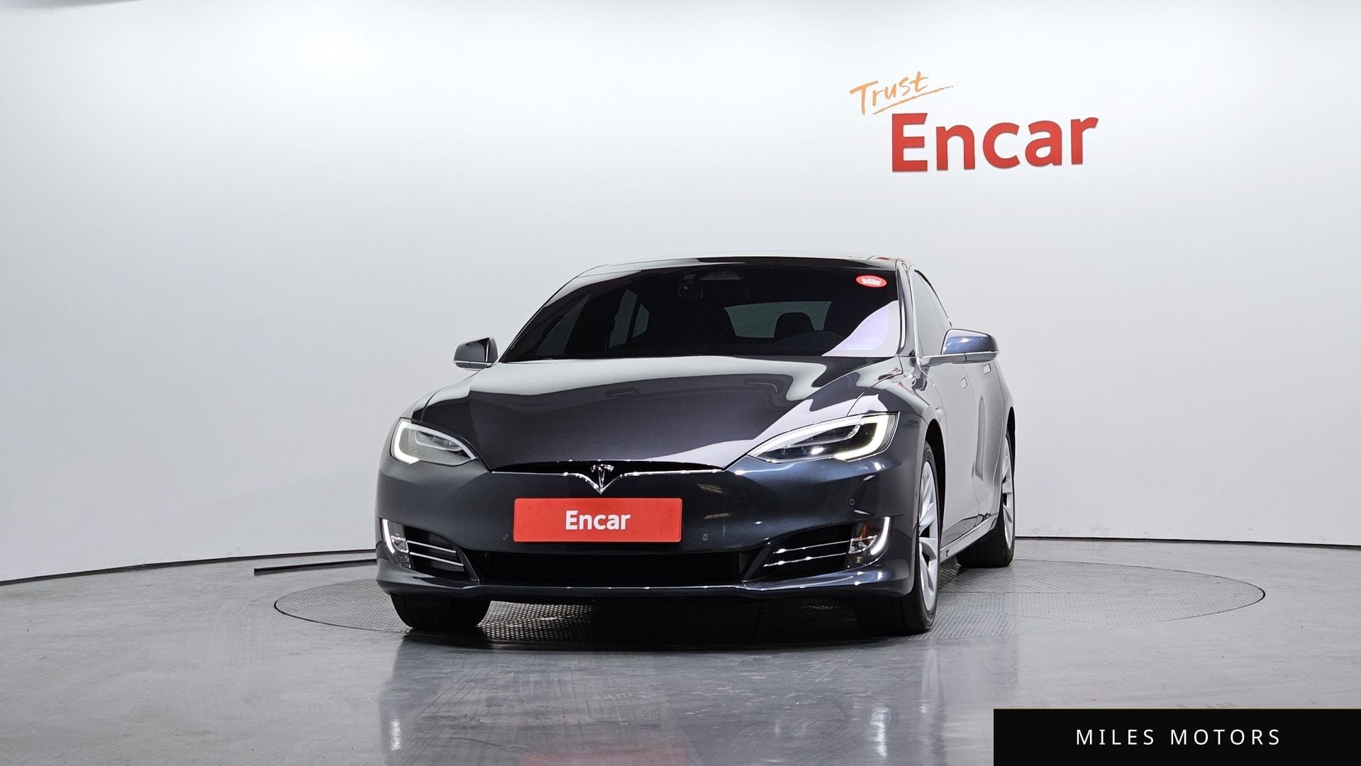 Tesla Model S 2017 — миниатюра 3