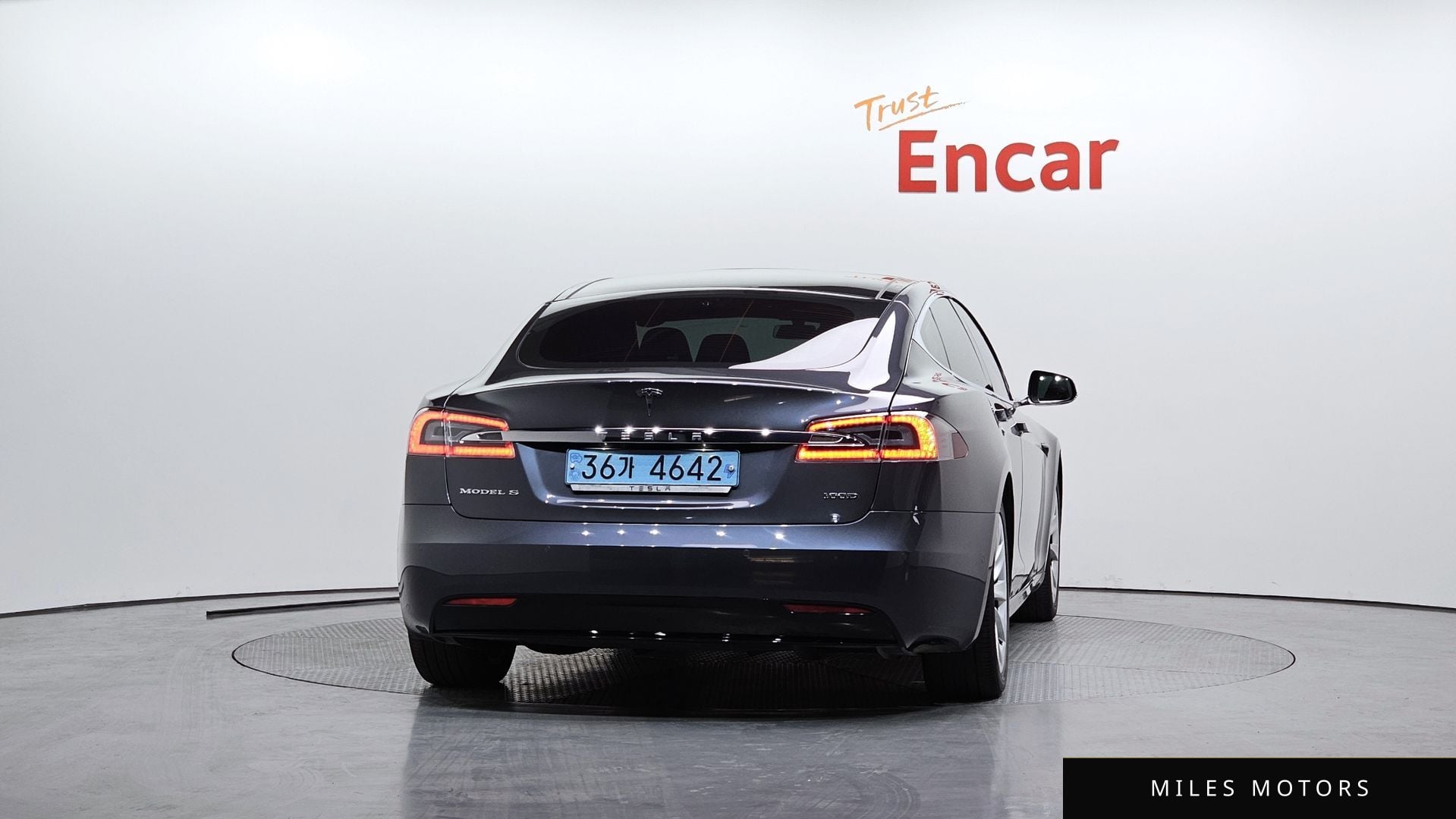 Tesla Model S 2017 — миниатюра 4