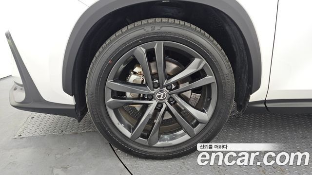 Лексус NX350h 2025 — миниатюра 5