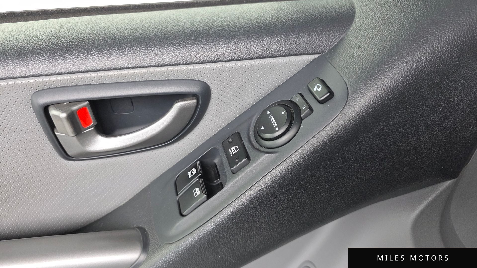 Hyundai Starex 2019 — миниатюра 12