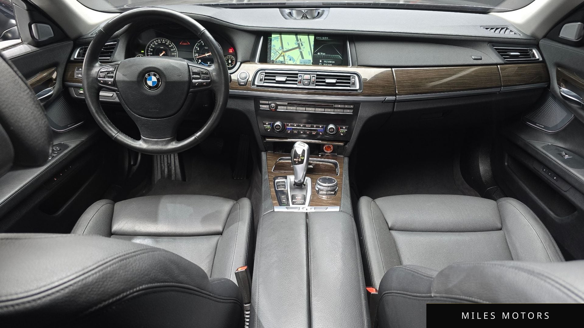 BMW 7 Series (F01) 2014 — миниатюра 7