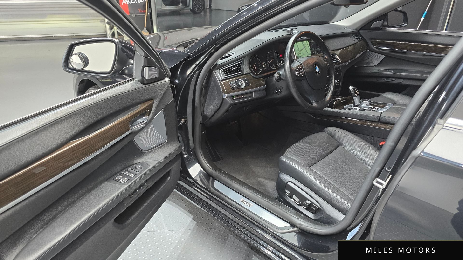 BMW 7 Series (F01) 2014 — миниатюра 11
